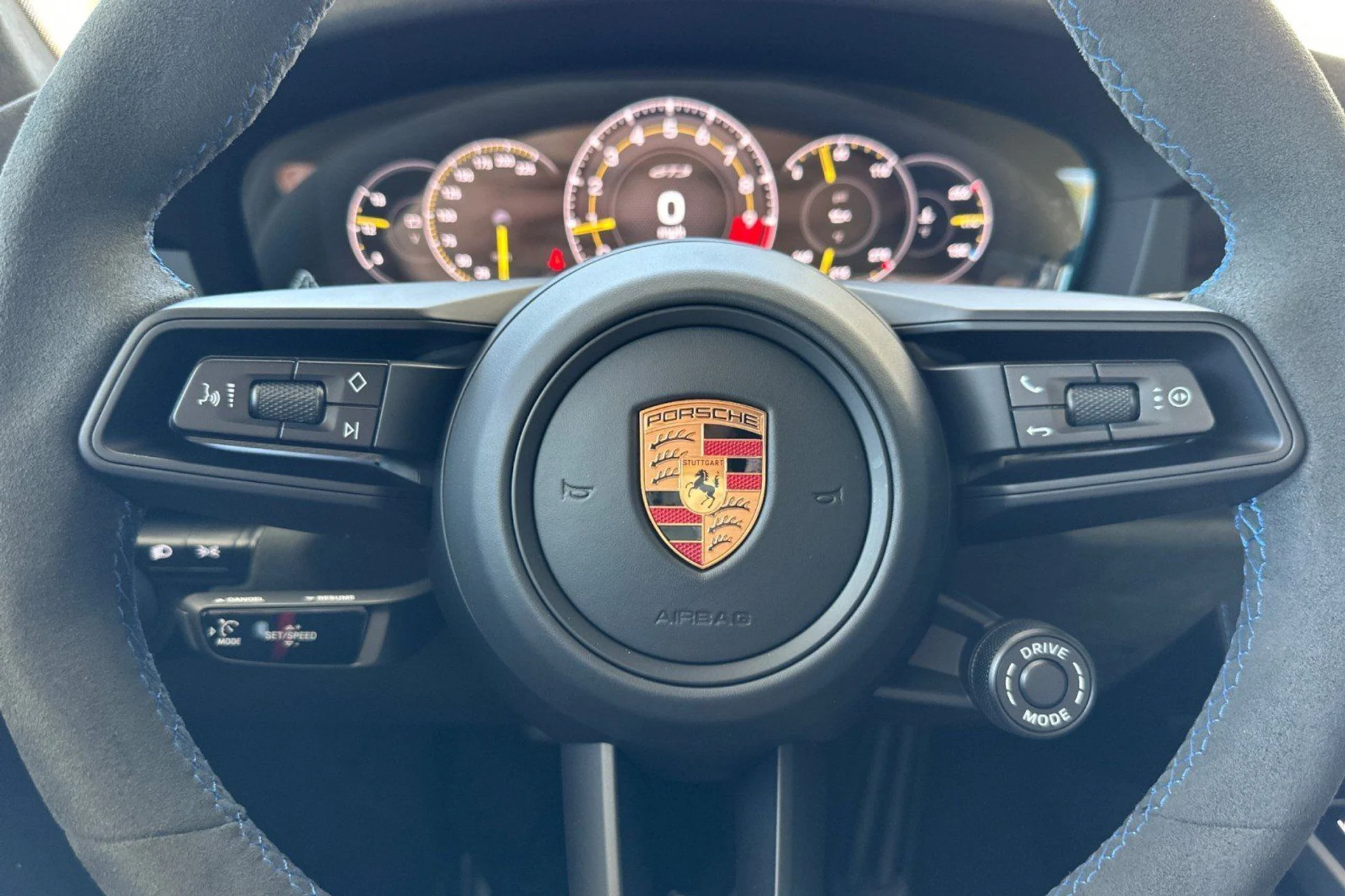 mph022_4068911080_b87a905aebc64efb24d150181040bc7b_b15f01a467