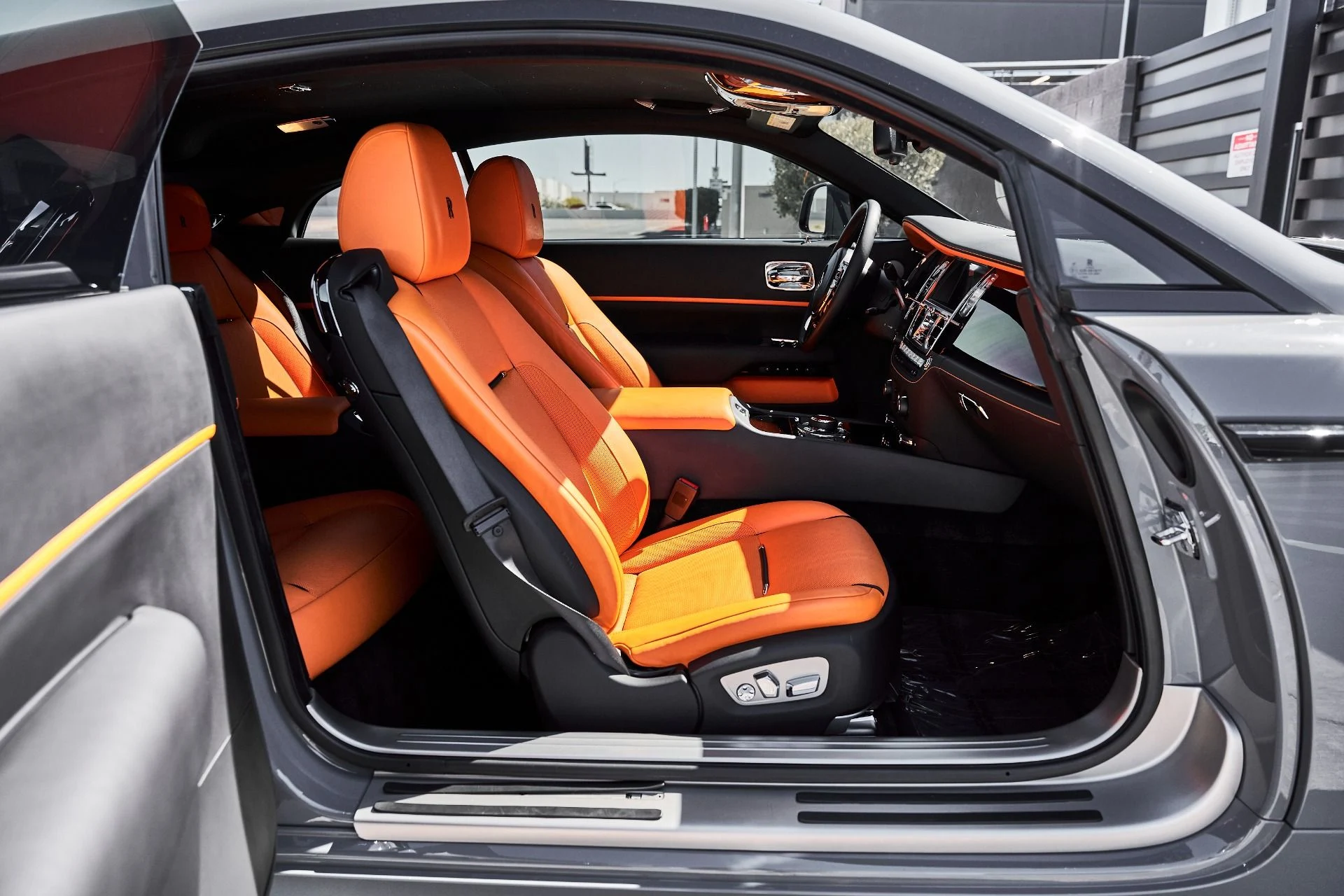 mph022_4069353059_Used_2020_Rolls_Royce_Wraith_Base_1776302588_dab8679795