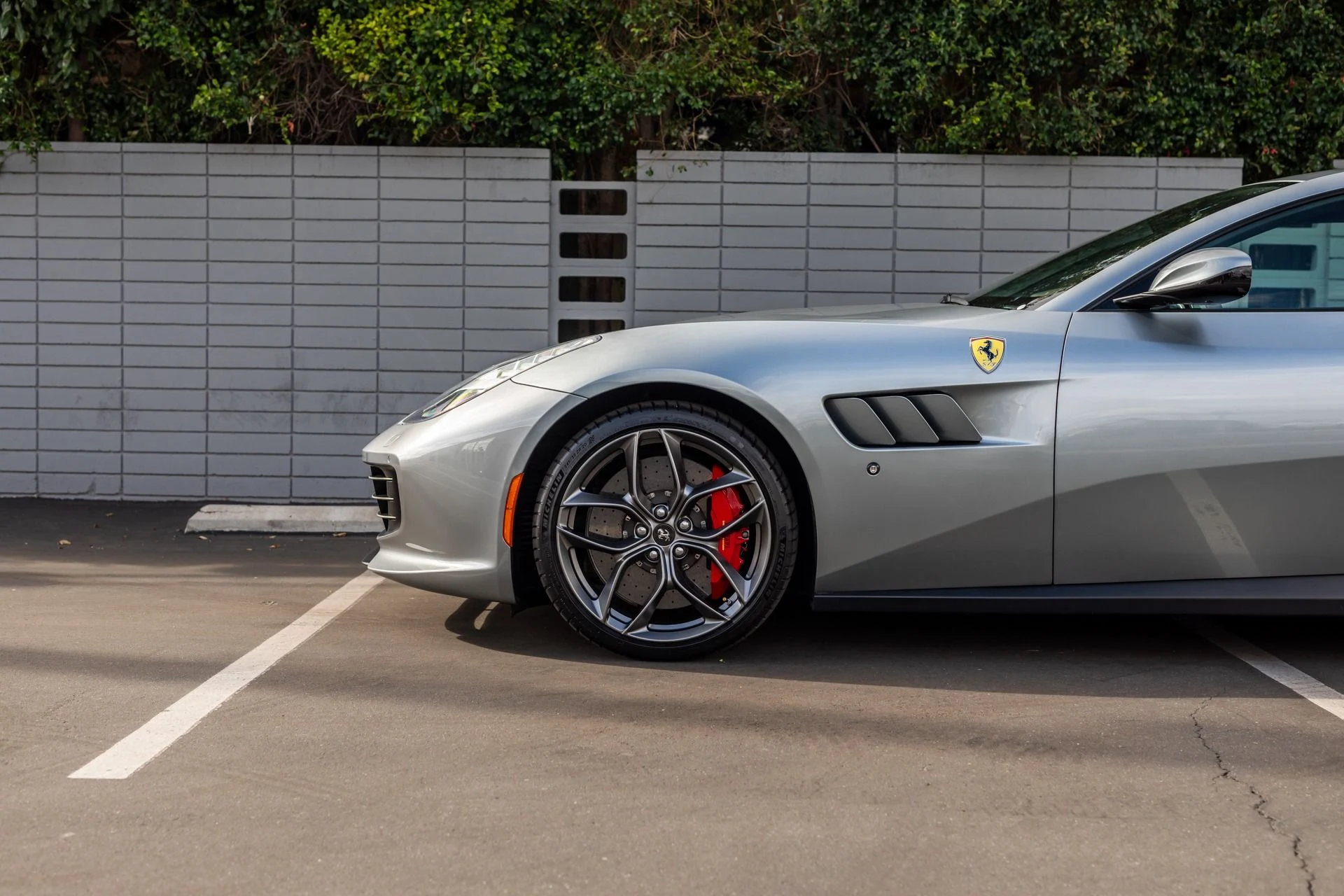 mph022_4071801556_Used_2018_Ferrari_GTC_4_Lusso_T_1701305209_796e1dd01f