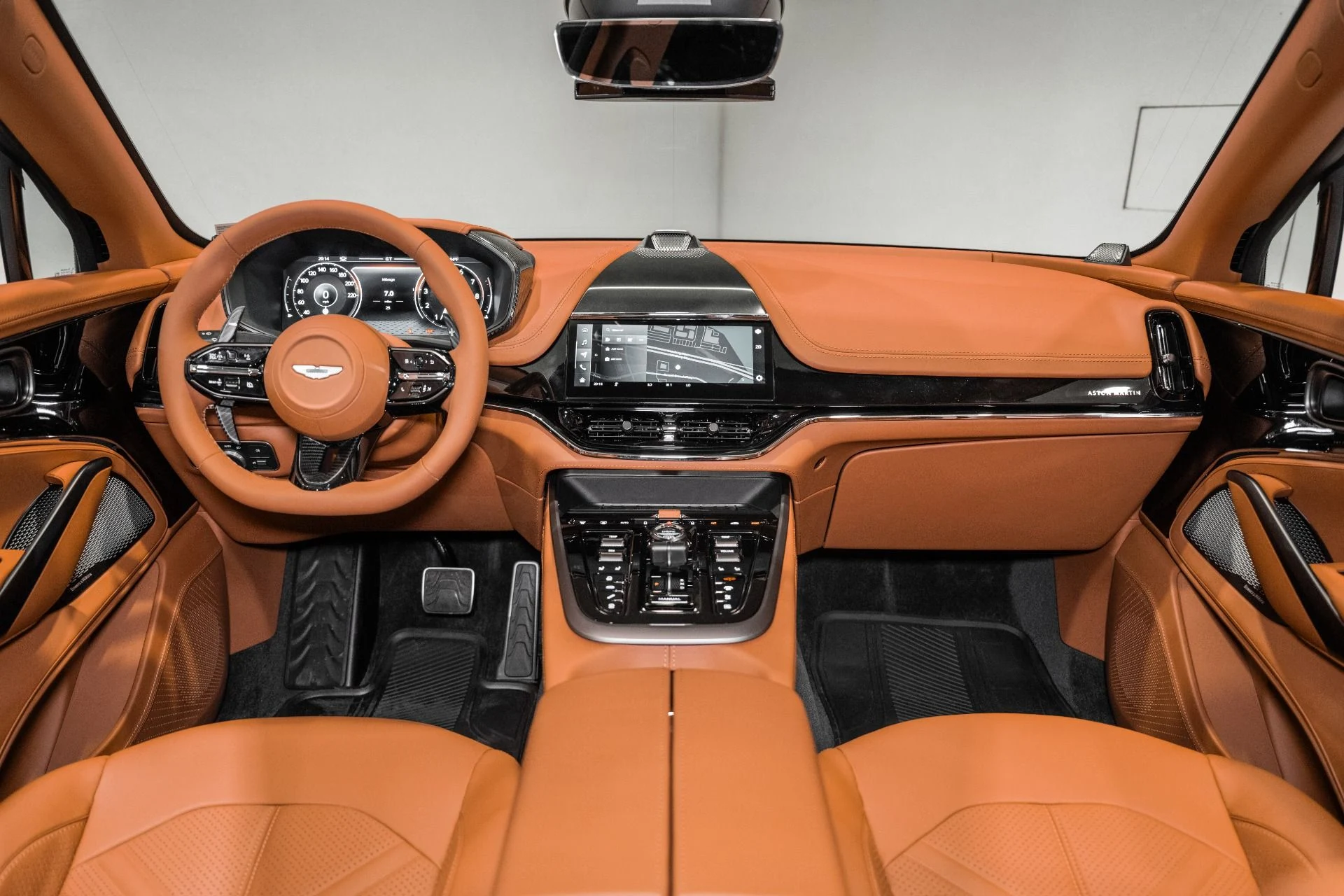 mph022_407423616_New_2026_Aston_Martin_DBX_S_1775443121_6982d02035