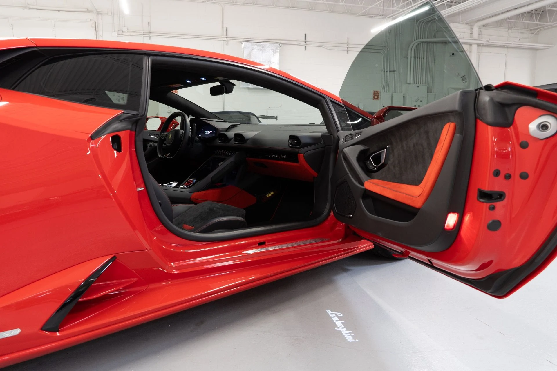 mph022_4080538842_Used_2020_Lamborghini_Huracan_EVO_1787867909_7624a23992