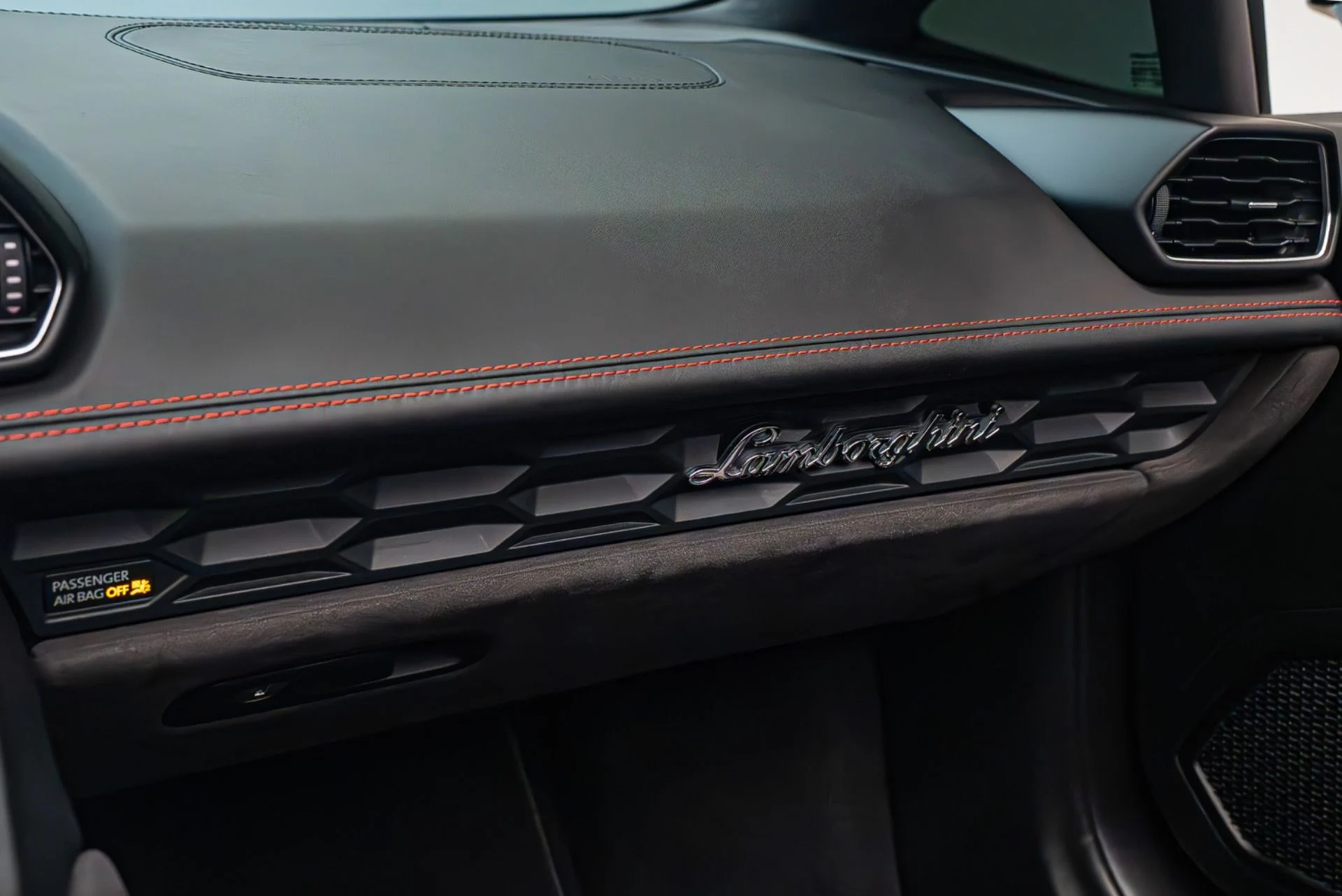 mph022_4092095463_Used_2016_Lamborghini_Huracan_LP_610_4_Spyder_1781713256_84ebe47a1f