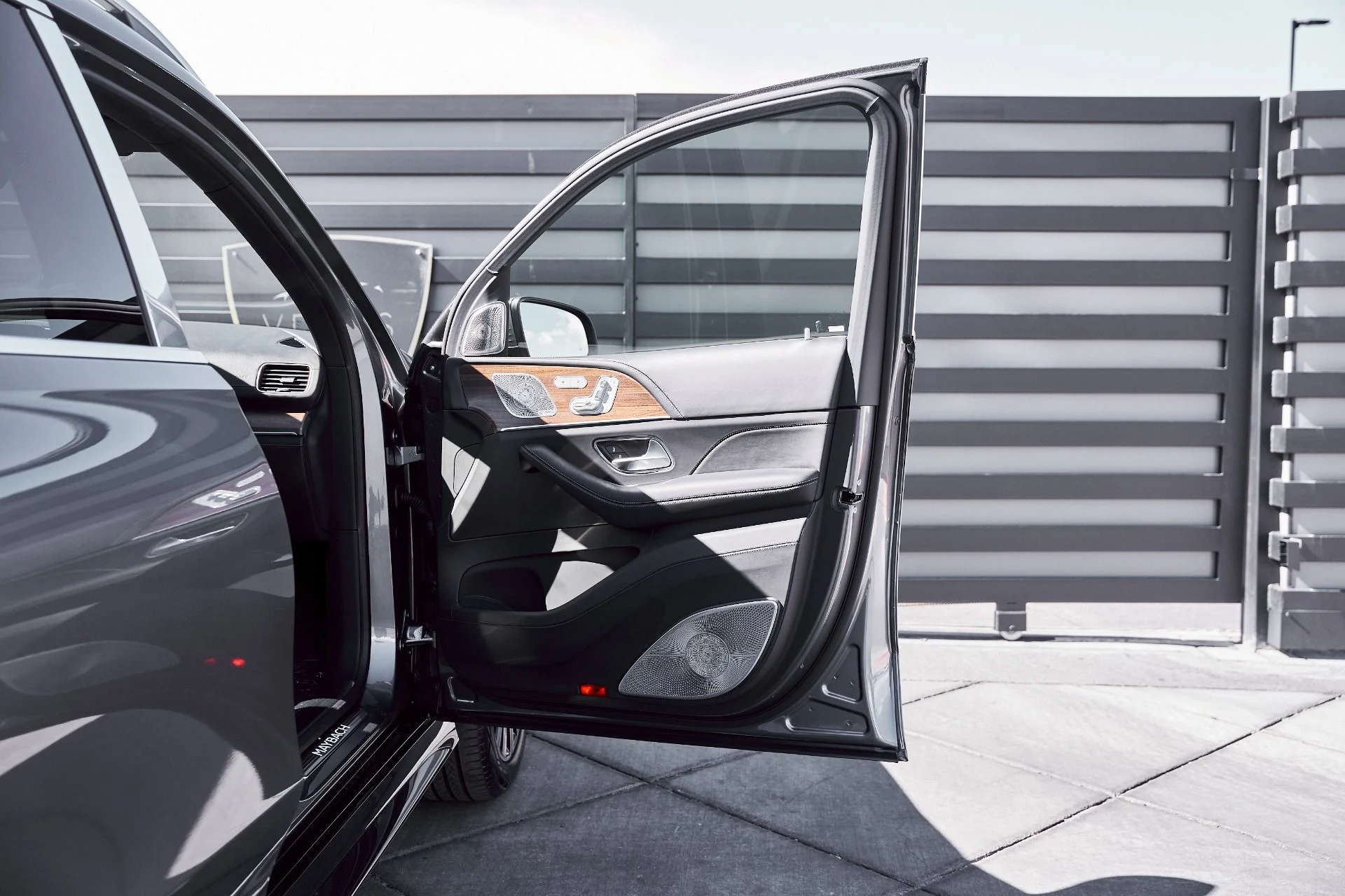 mph022_4094163006_Used_2025_Mercedes_Benz_GLS_Maybach_GLS_600_1771467898_a74e89c484