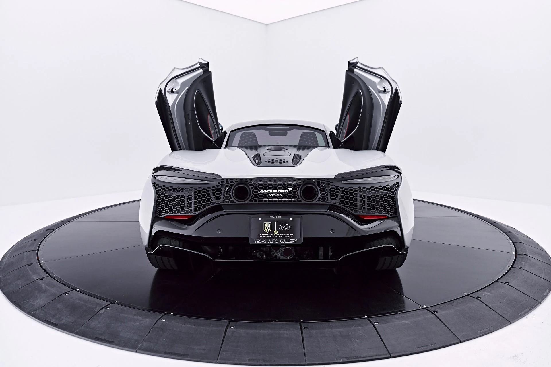 mph022_4098071267_Used_2023_Mc_Laren_Artura_1782871211_a8e109eeb7