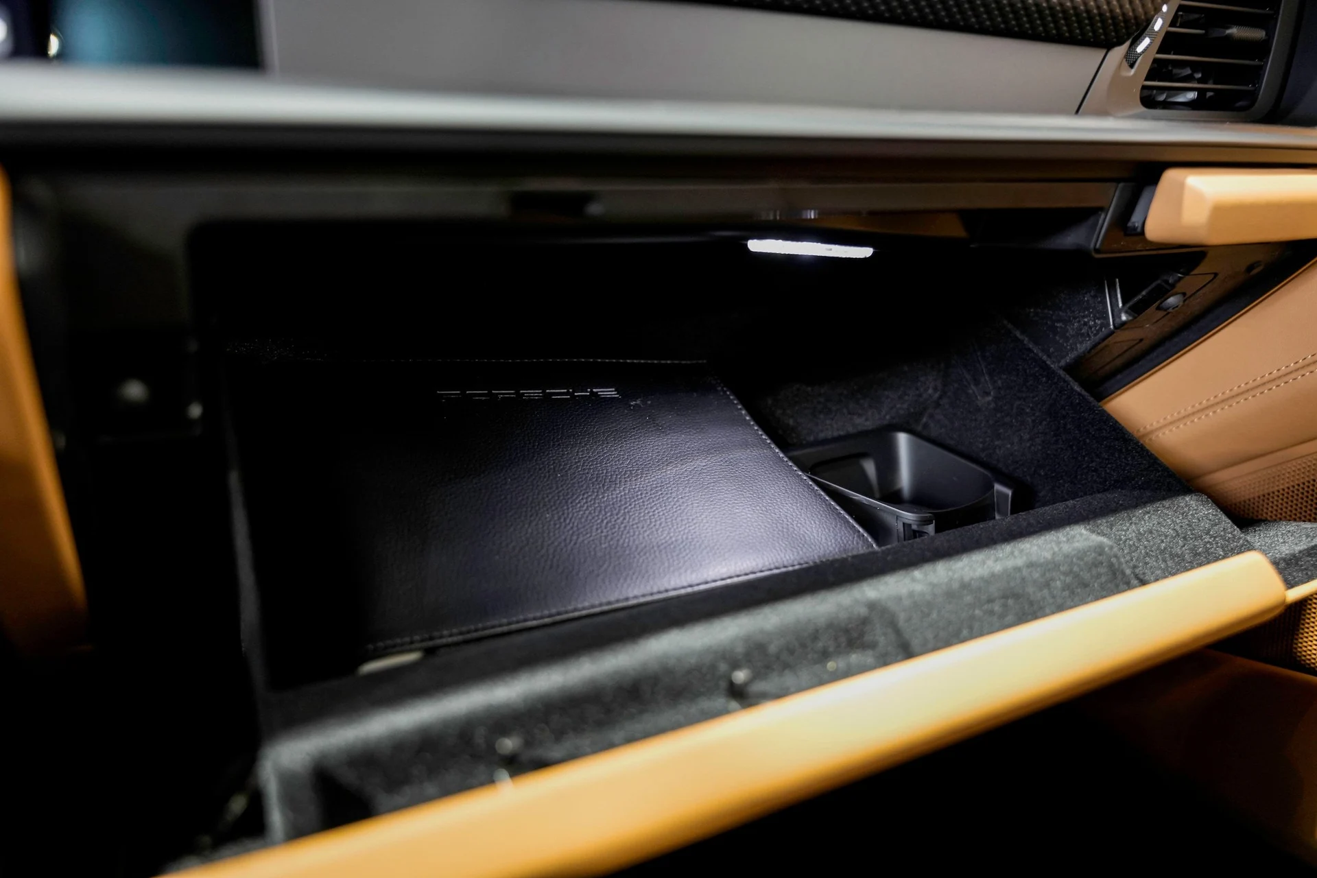 mph022_4107213781_7b81b1426ef94017b154d1c5dbf1f00fx_0f9e2554dc