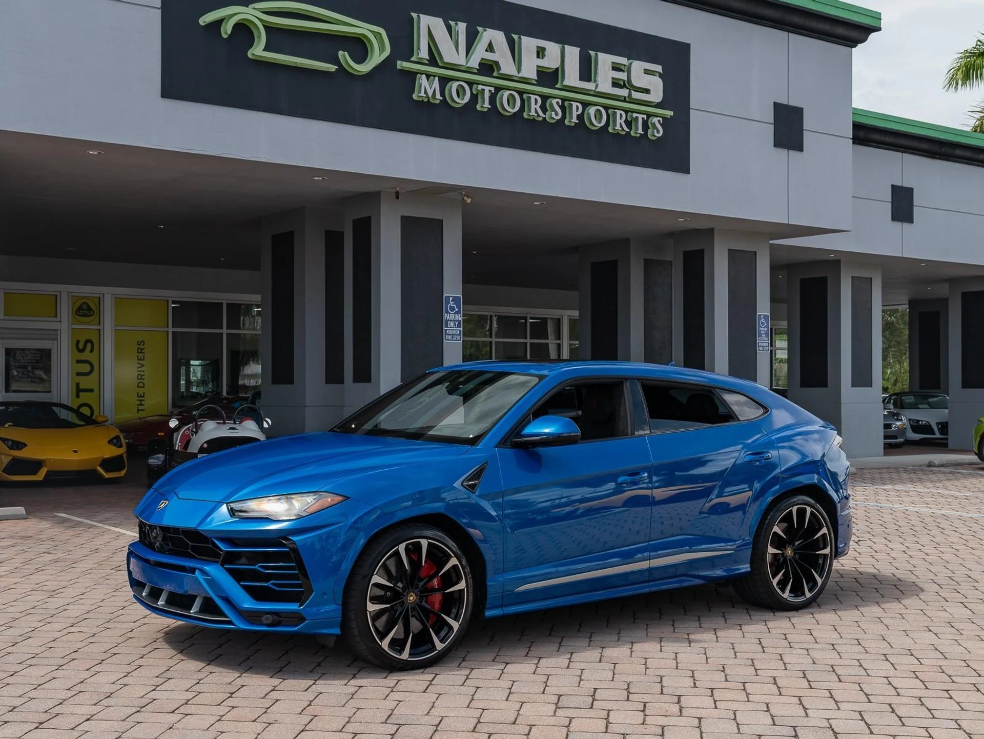 mph022_4108590487_Used_2020_Lamborghini_Urus_1753203939_c9cfd7e1c2