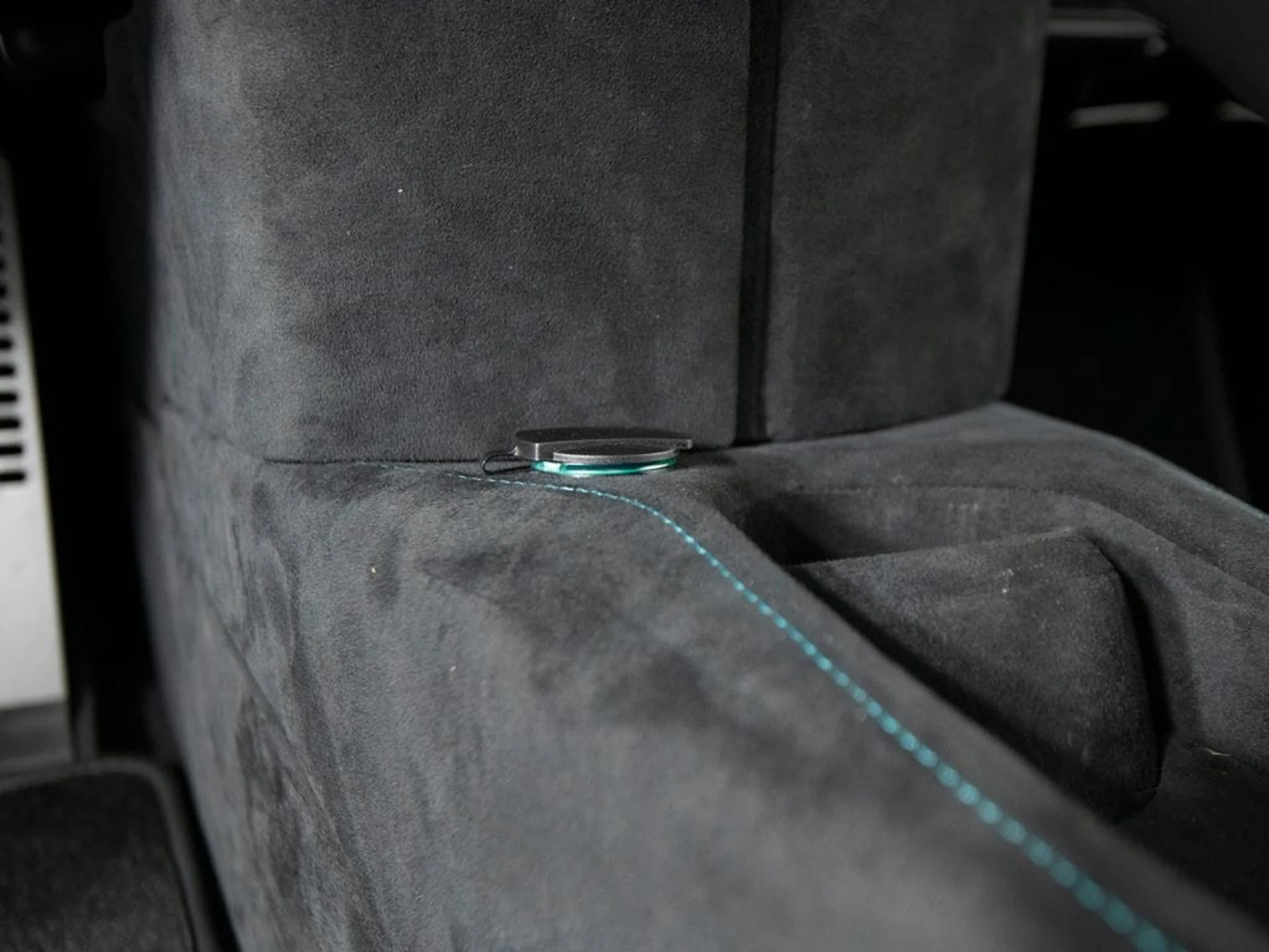 mph022_4109794741_49969843c856bb893a08c05c1e0cbe81x_915a2b78e8