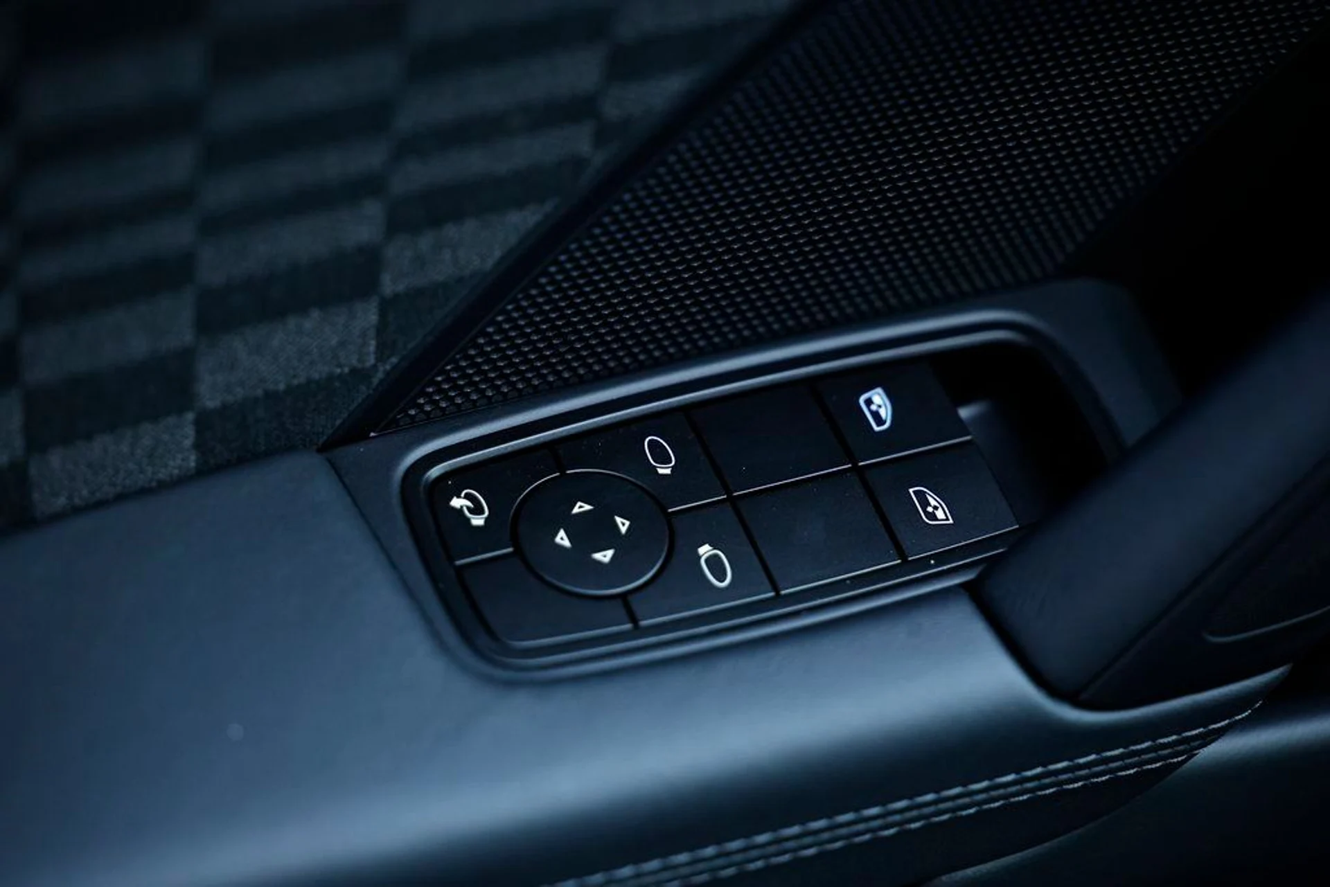 mph022_4113486022_504b9a16a24687f5337d7f9ccd2cac6a_43c8950b53