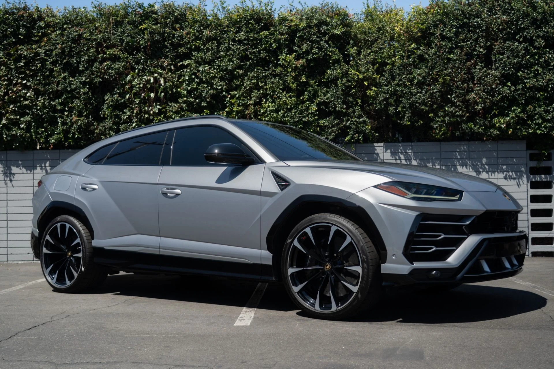 mph022_4113883798_Used_2019_Lamborghini_Urus_1755558842_e72f1d4bba