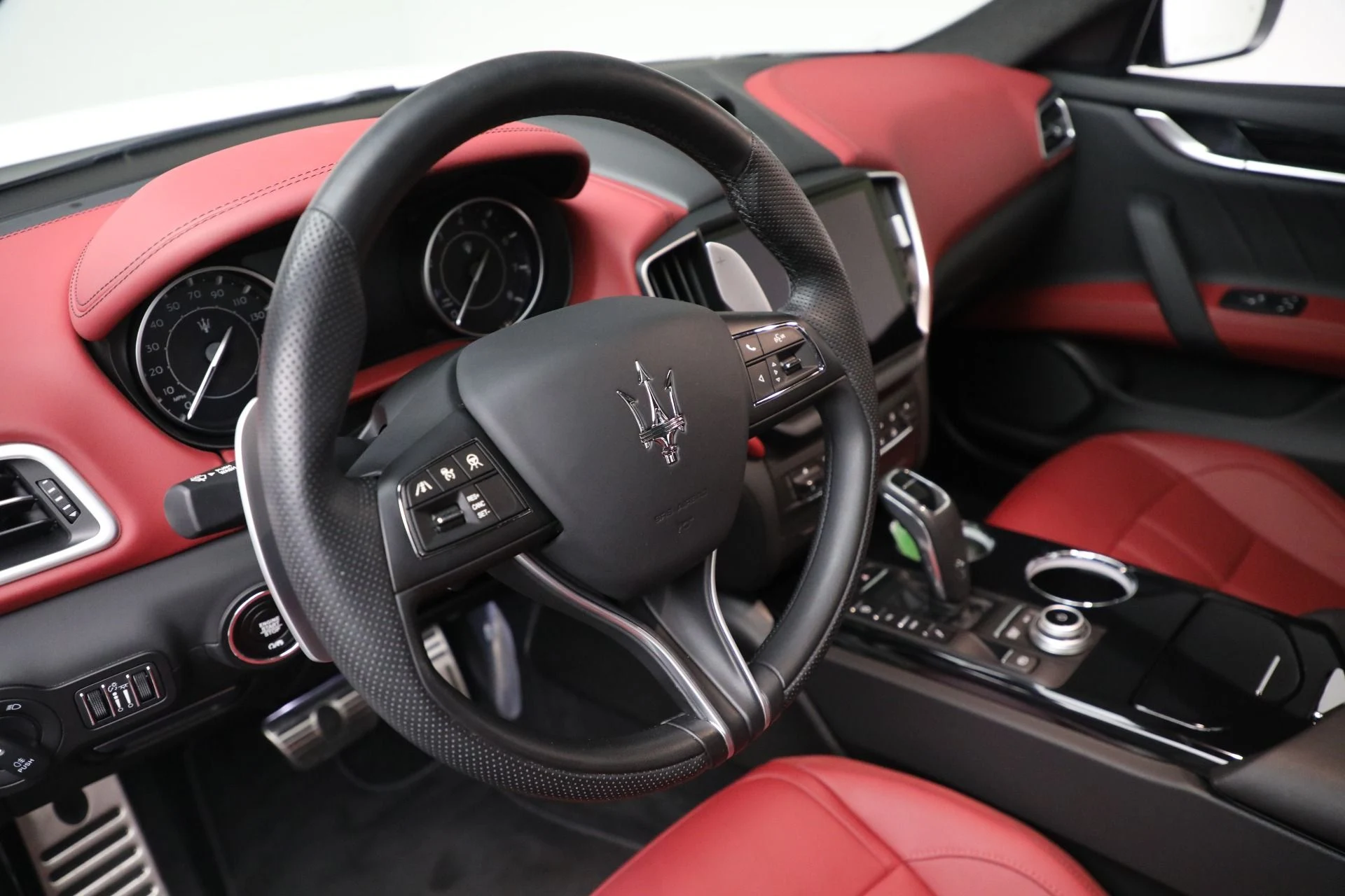 mph022_4118157035_Used_2022_Maserati_Ghibli_Modena_Q4_fb6b445449