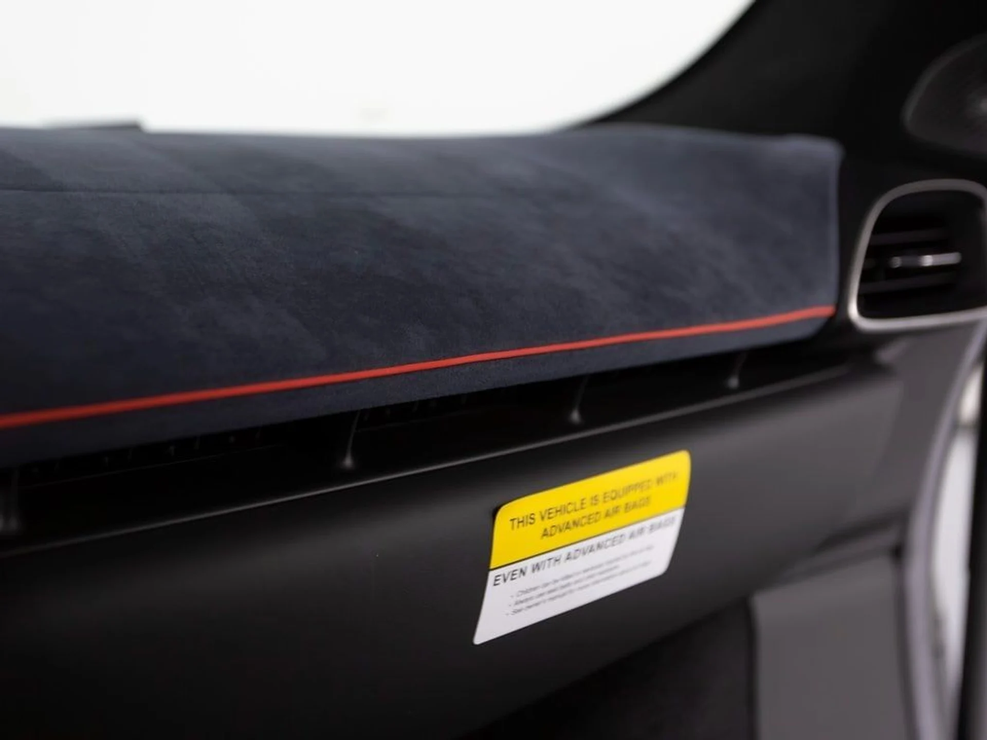 mph022_411947374_48b11f53b8cbaad41d3599e91b77101ax_526726ba78