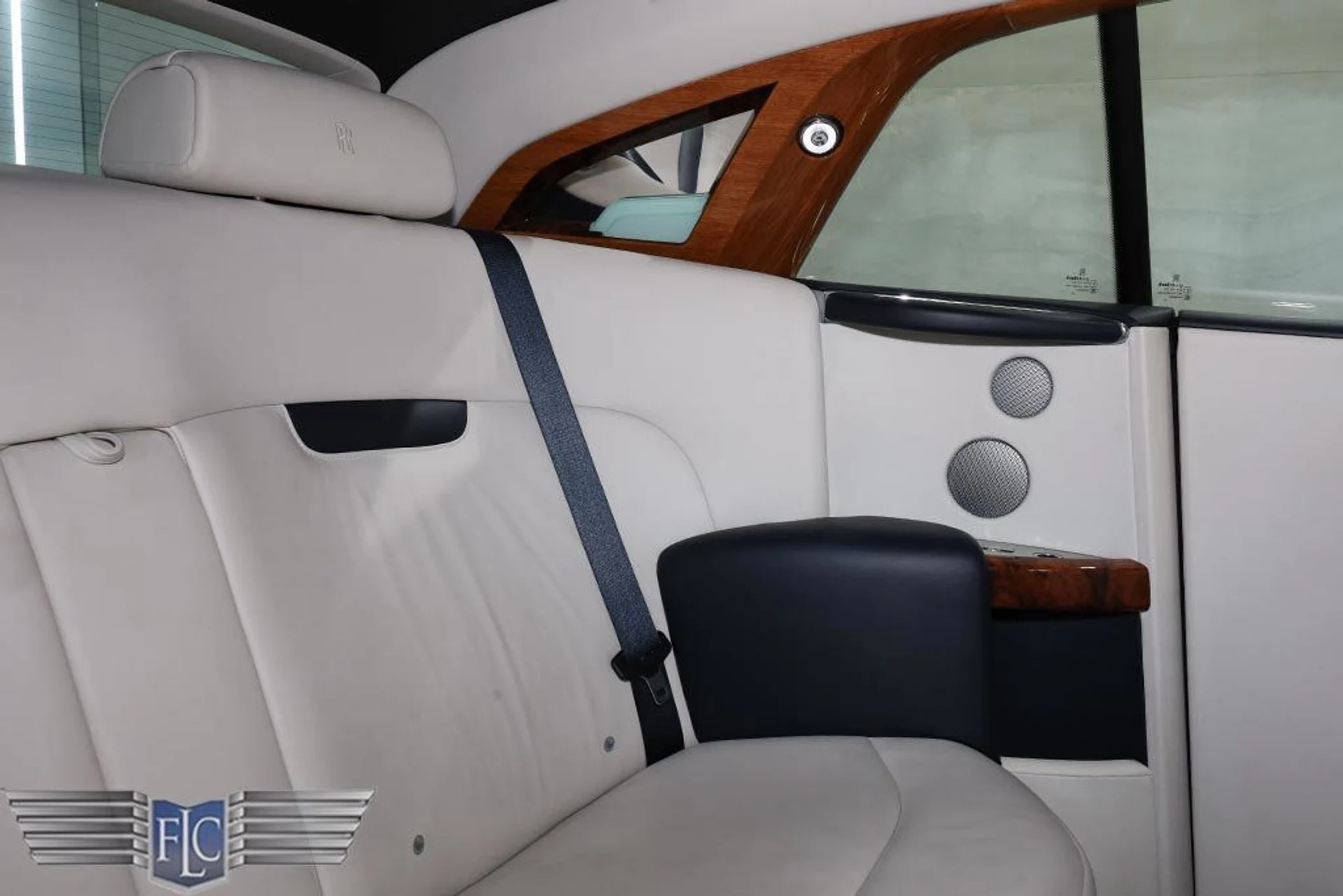 mph022_4121860018_used_2010_rolls_royce_phantom_coupe_2drcoupe_9689_23032894_23_1024_023f842c78