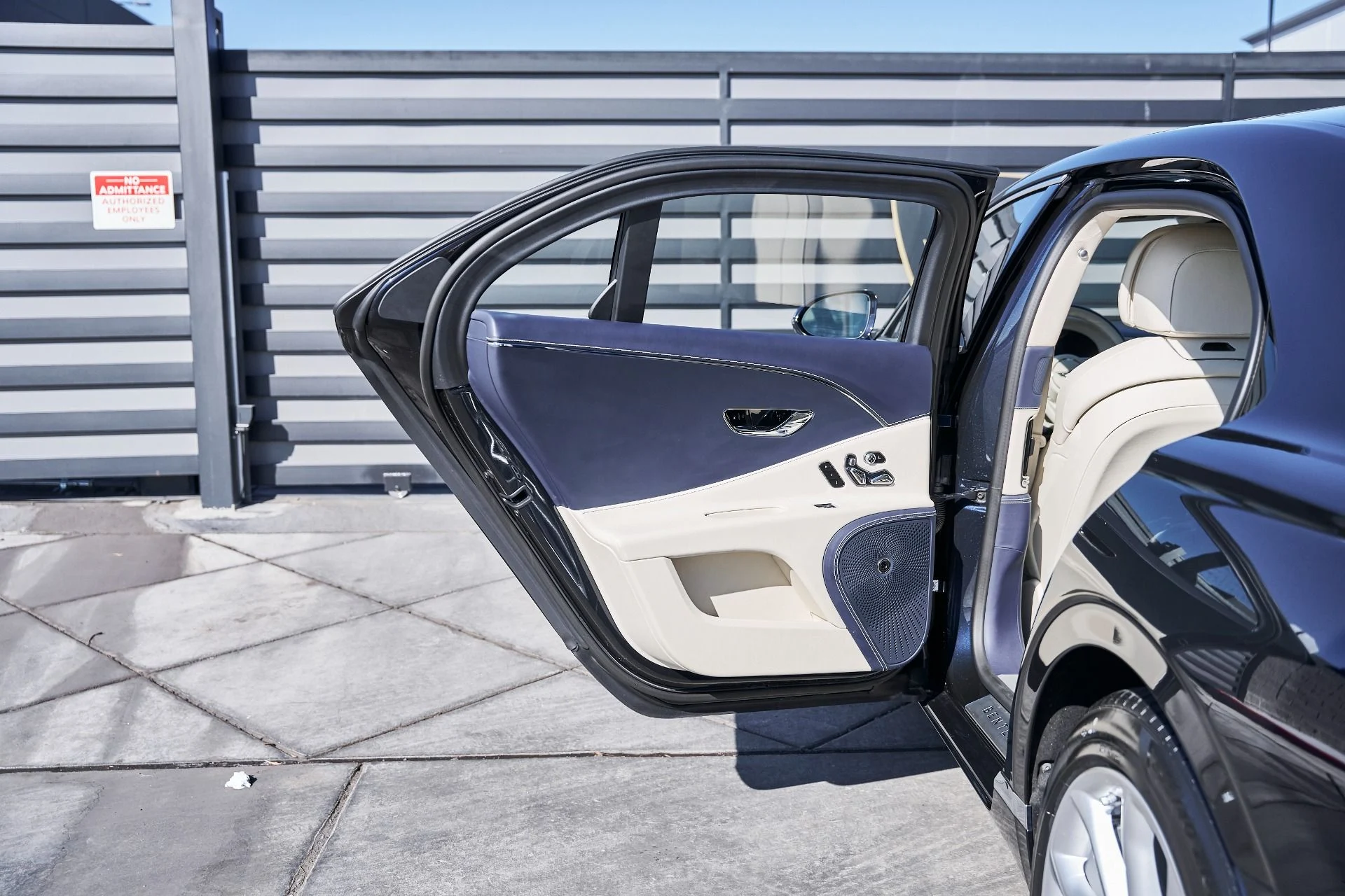 mph022_4122121108_Used_2024_Bentley_Flying_Spur_Mulliner_V8_1773796204_58b8117063