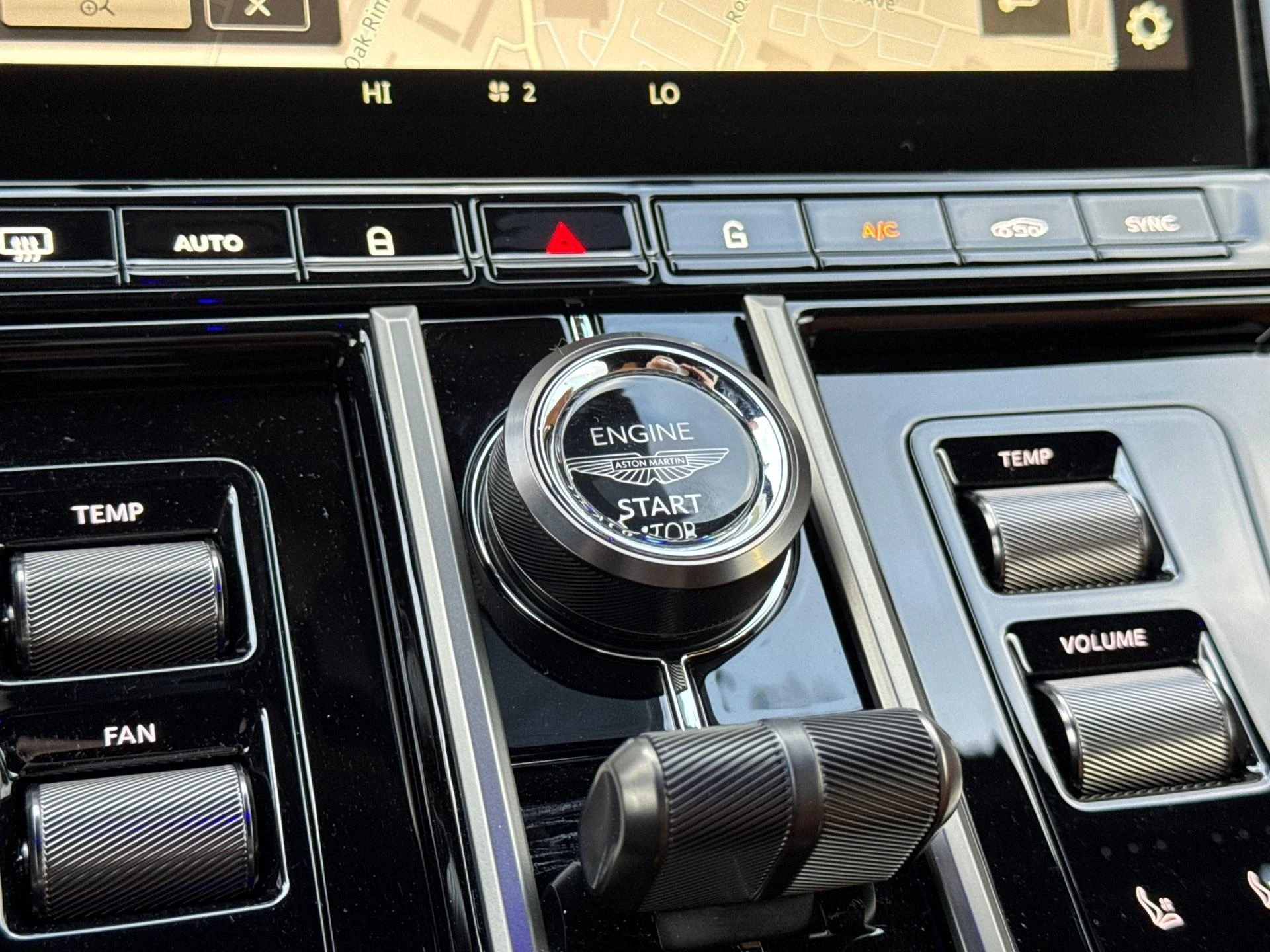 mph022_4124573406_New_2026_Aston_Martin_Vantage_Roadster_1767798660_b1c2e1bb20