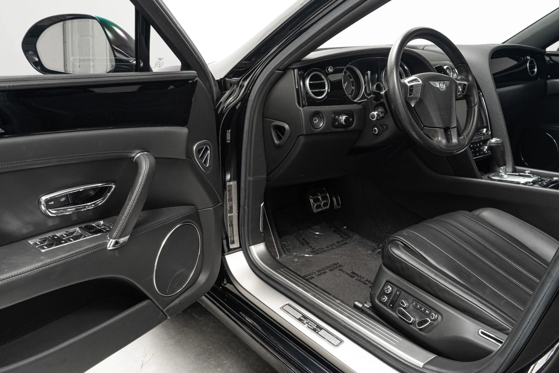 mph022_4129280001_Used_2015_Bentley_Flying_Spur_W12_21_Inch_Wheels_Front_and_Rear_Heated_and_Ventilated_Seats_1759873235_dcd2309b87