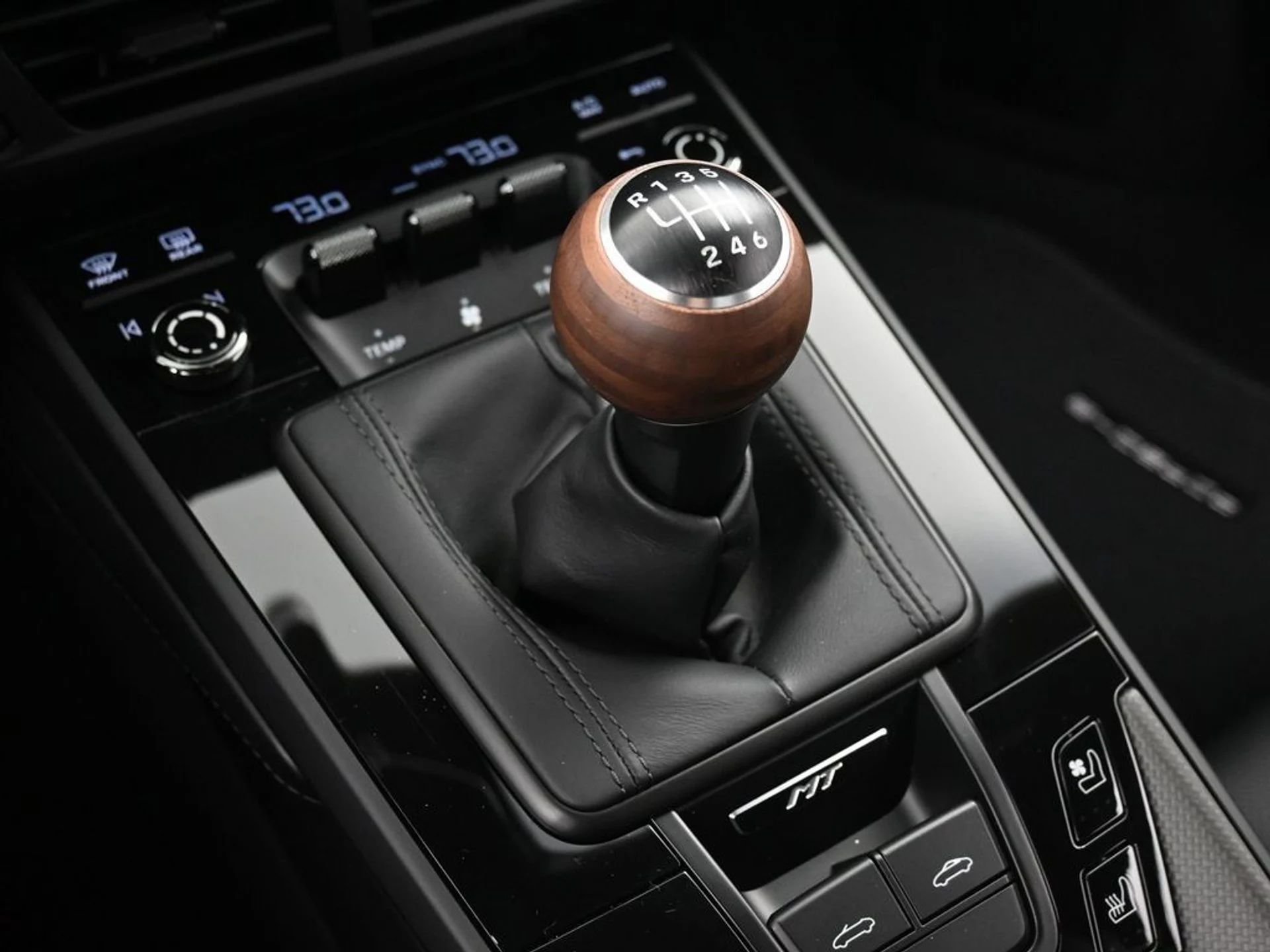 mph022_4132064668_image_22_9a33607589