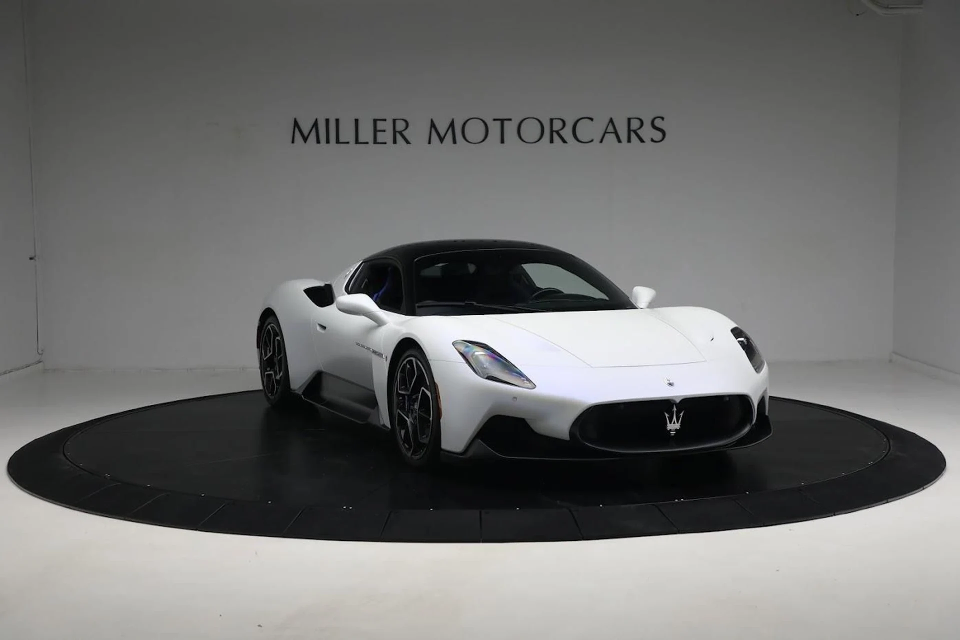 mph022_4135013211_Used_2022_Maserati_MC_20_532f899762