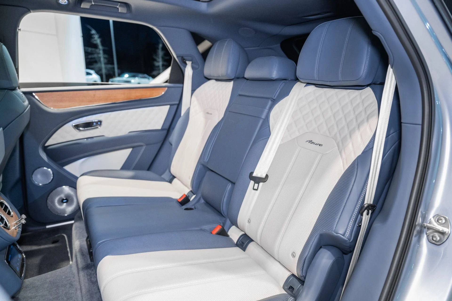 mph022_41375818_Used_2023_Bentley_Bentayga_V8_1773161600_026f467b8f