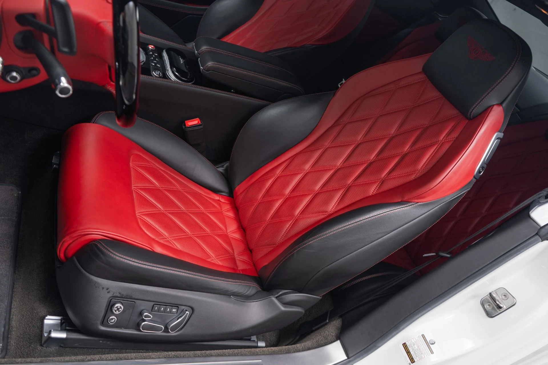 mph022_4145601167_Used_2015_Bentley_Continental_GT_V8_S_Mulliner_Driving_Specification_Two_Tone_Interior_1776277868_de588c3a9f