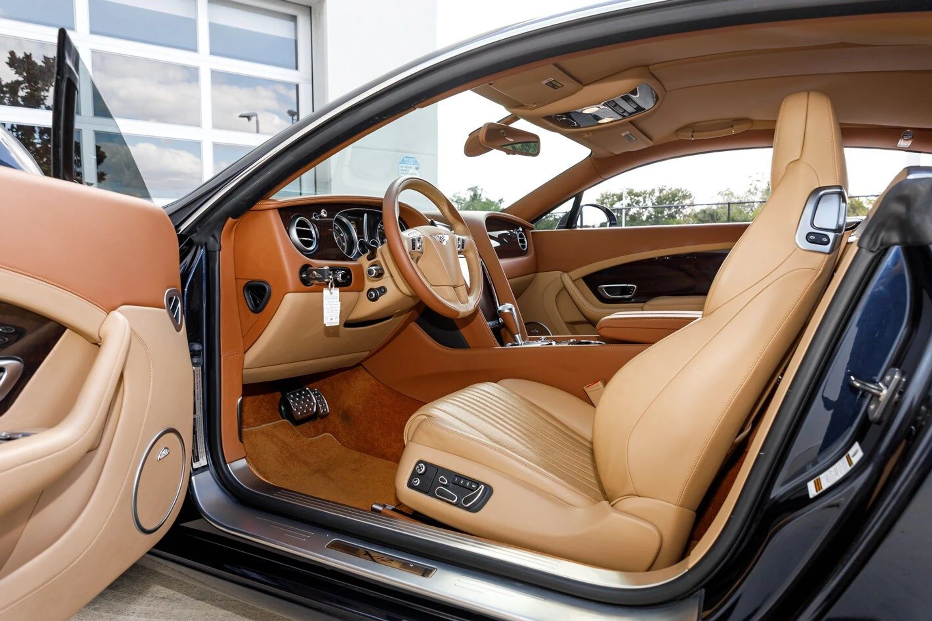 mph022_4148692601_3f98c91ec1cde44da4b71f58f1a64e15x_75d808dacf