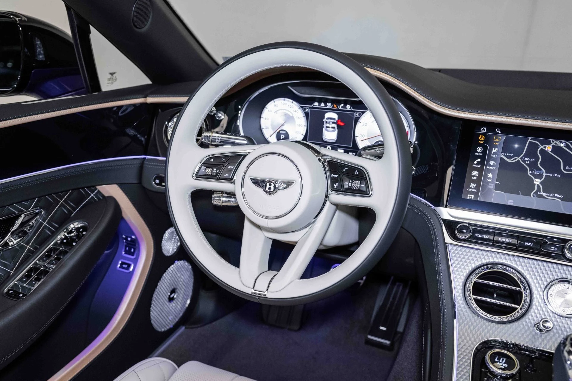 mph022_415162568_Used_2024_Bentley_Continental_GTC_Mulliner_W12_1718978175_c79f8bb6eb