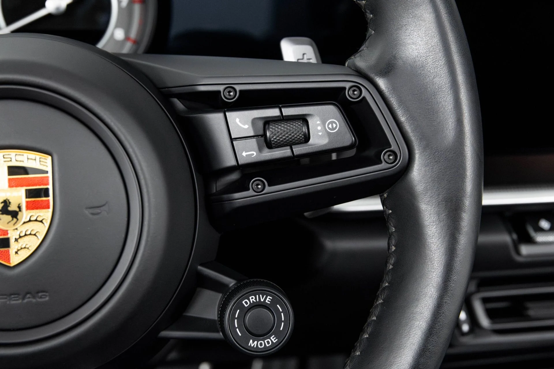 mph022_4151807947_Used_2022_Porsche_911_Turbo_S_1764184615_c3e82011d8