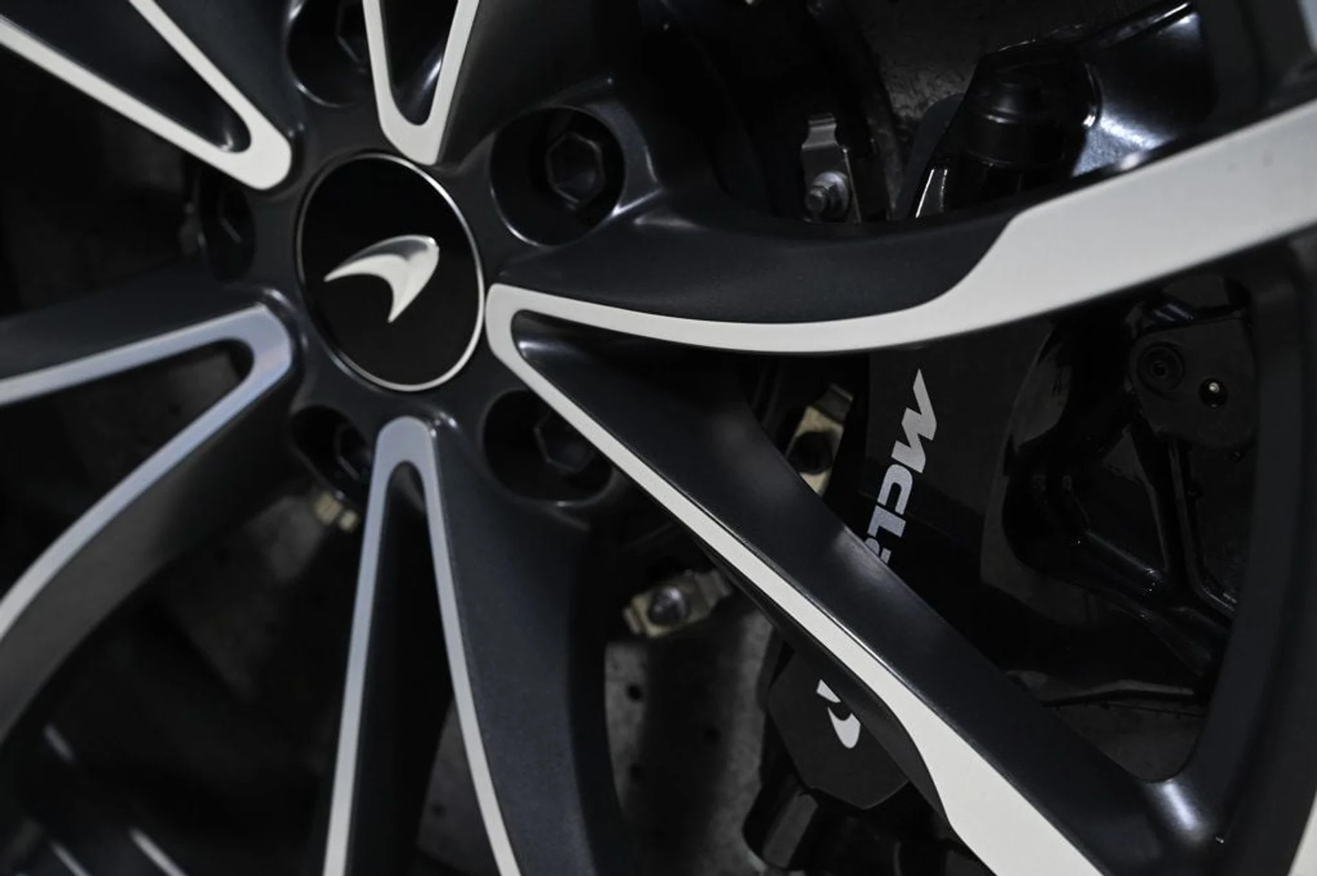 mph022_415218986_used_2023_mclaren_artura_techlux_11350_22908985_22_1024_11fe3d5e55