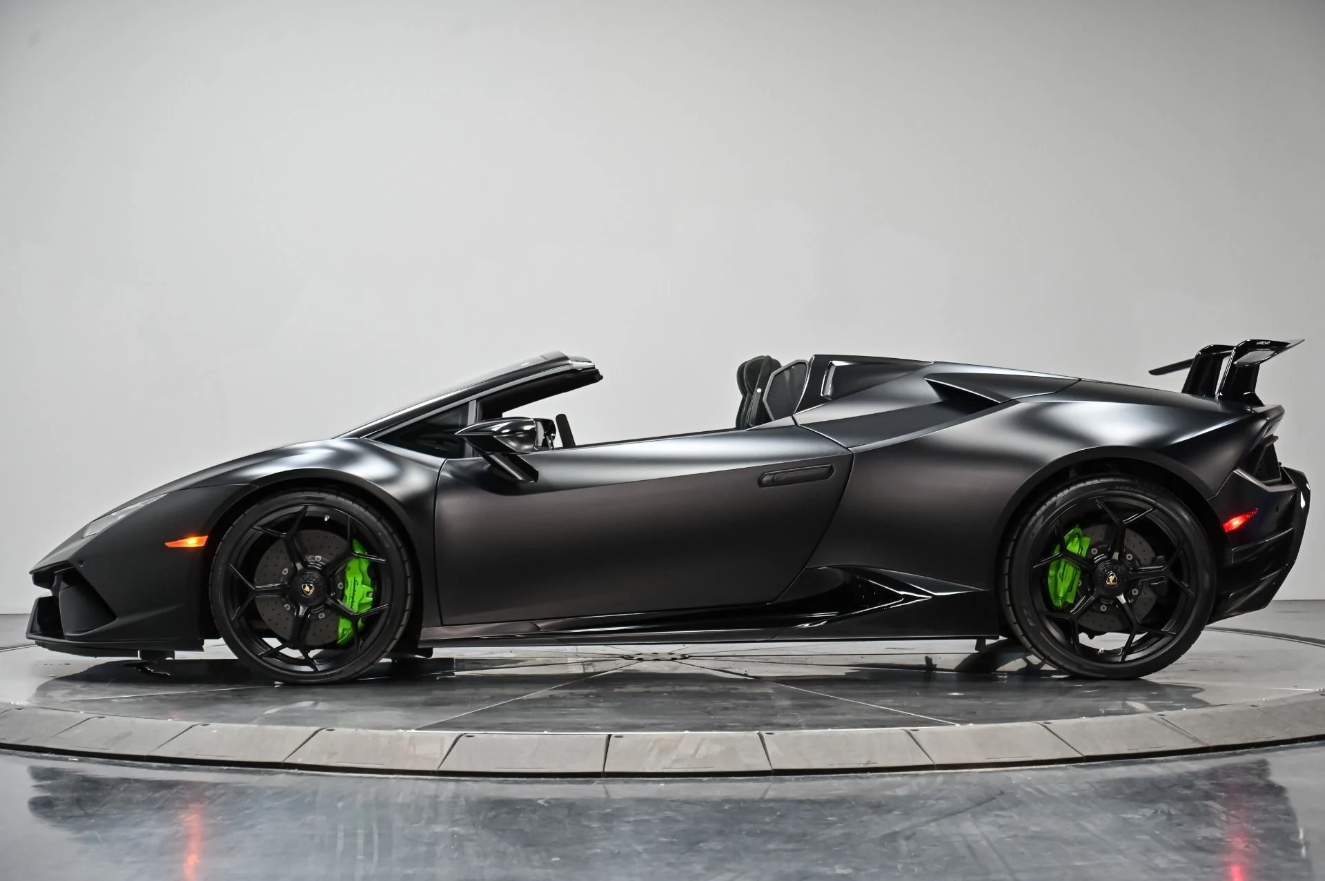 mph022_4159976559_Used_2019_Lamborghini_Huracan_Performante_1756916743_5aac5cfe91