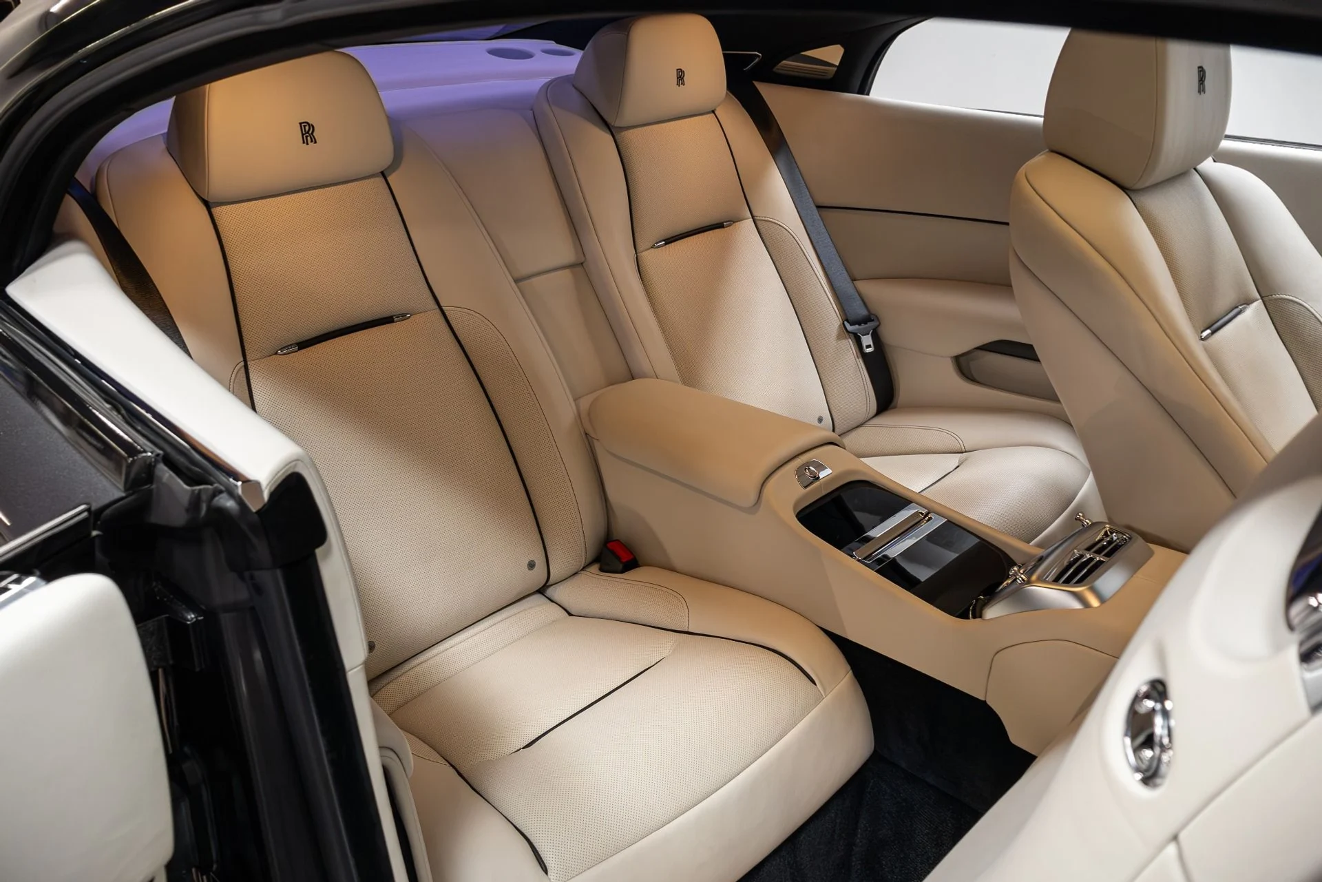 mph022_4163804811_Used_2016_Rolls_Royce_Wraith_1765322495_a42278a5f4