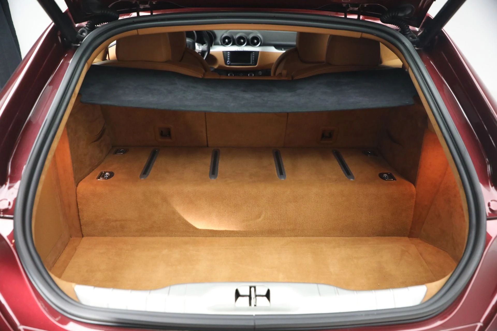 mph022_4186682604_Used_2012_Ferrari_FF_1765920429_3c82735394