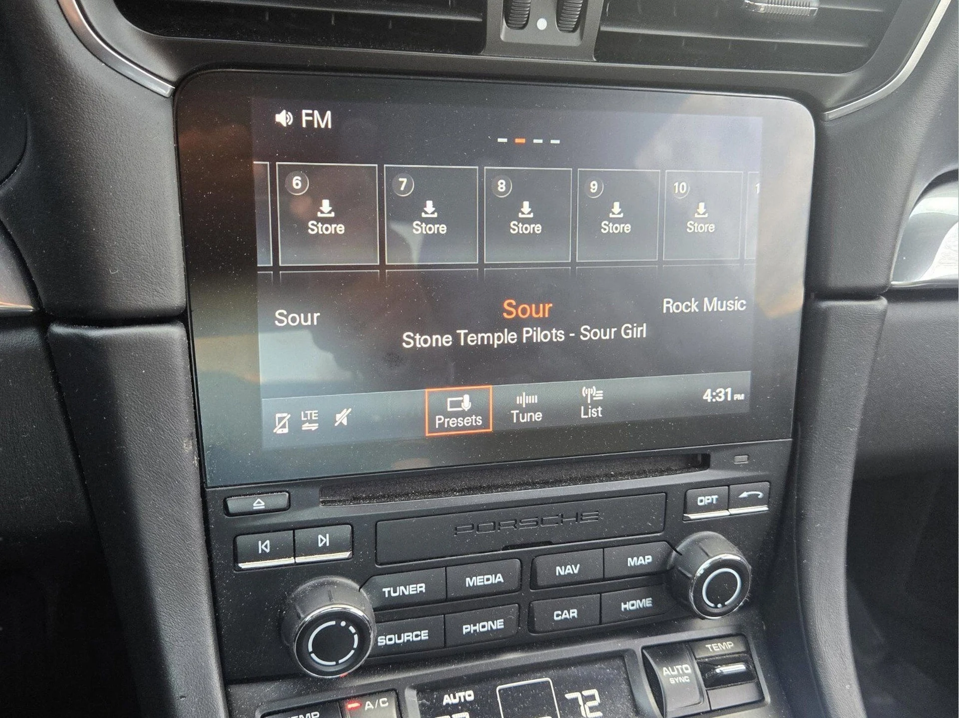 mph022_4186800182_82d2cb3c8a1185e2410df886829a5a93x_806aa54ea7