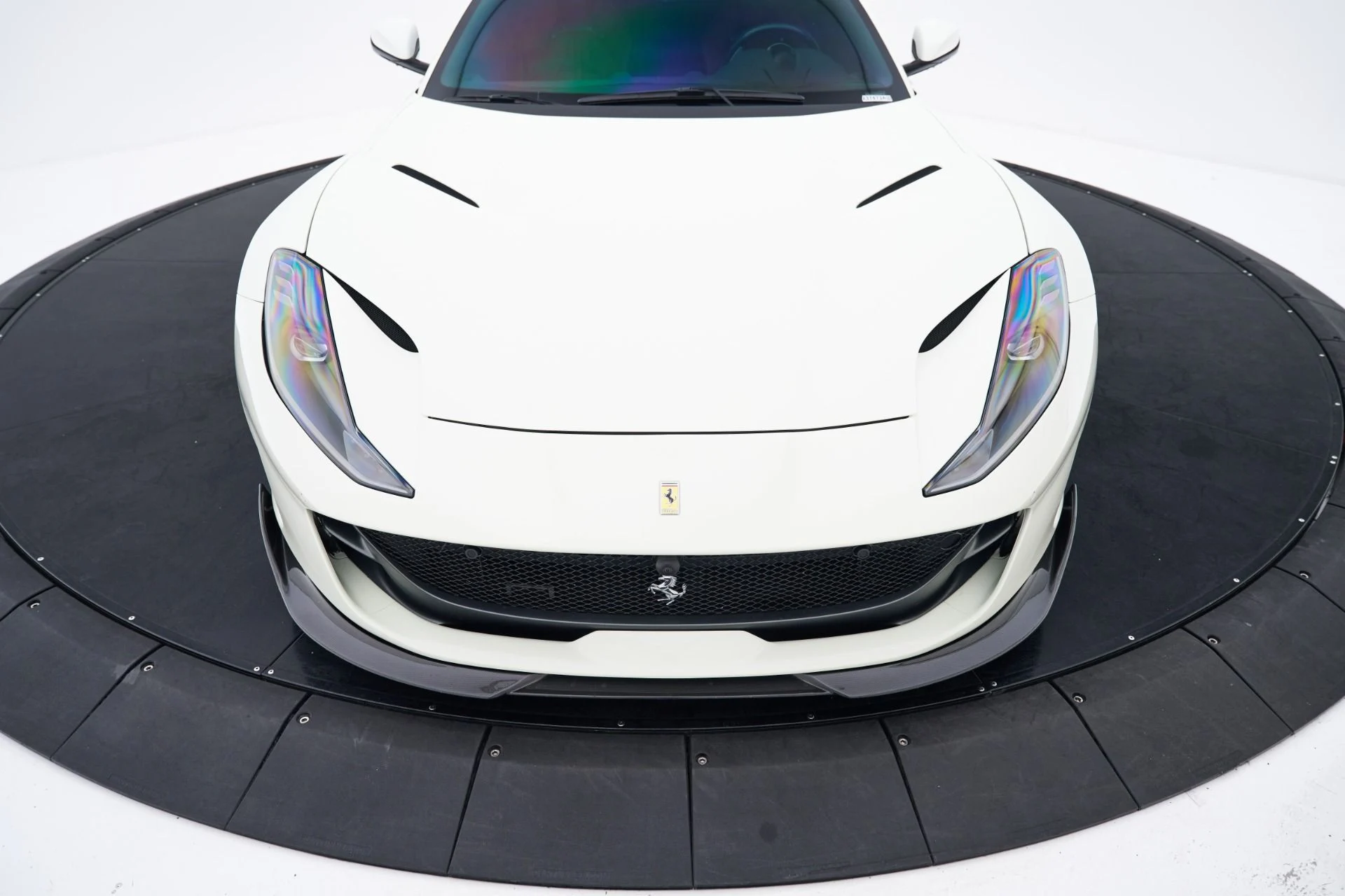 mph022_4189792908_Used_2018_Ferrari_812_Superfast_Base_1793220993_9bc4383645