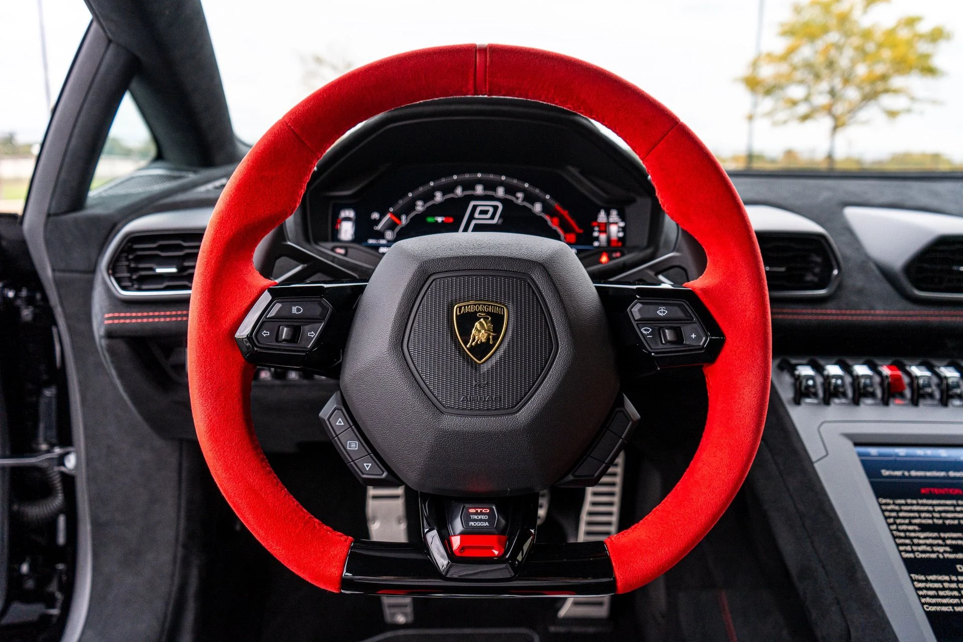 mph022_419817254_Used_2023_Lamborghini_Huracan_STO_1792011791_56d40f31c5