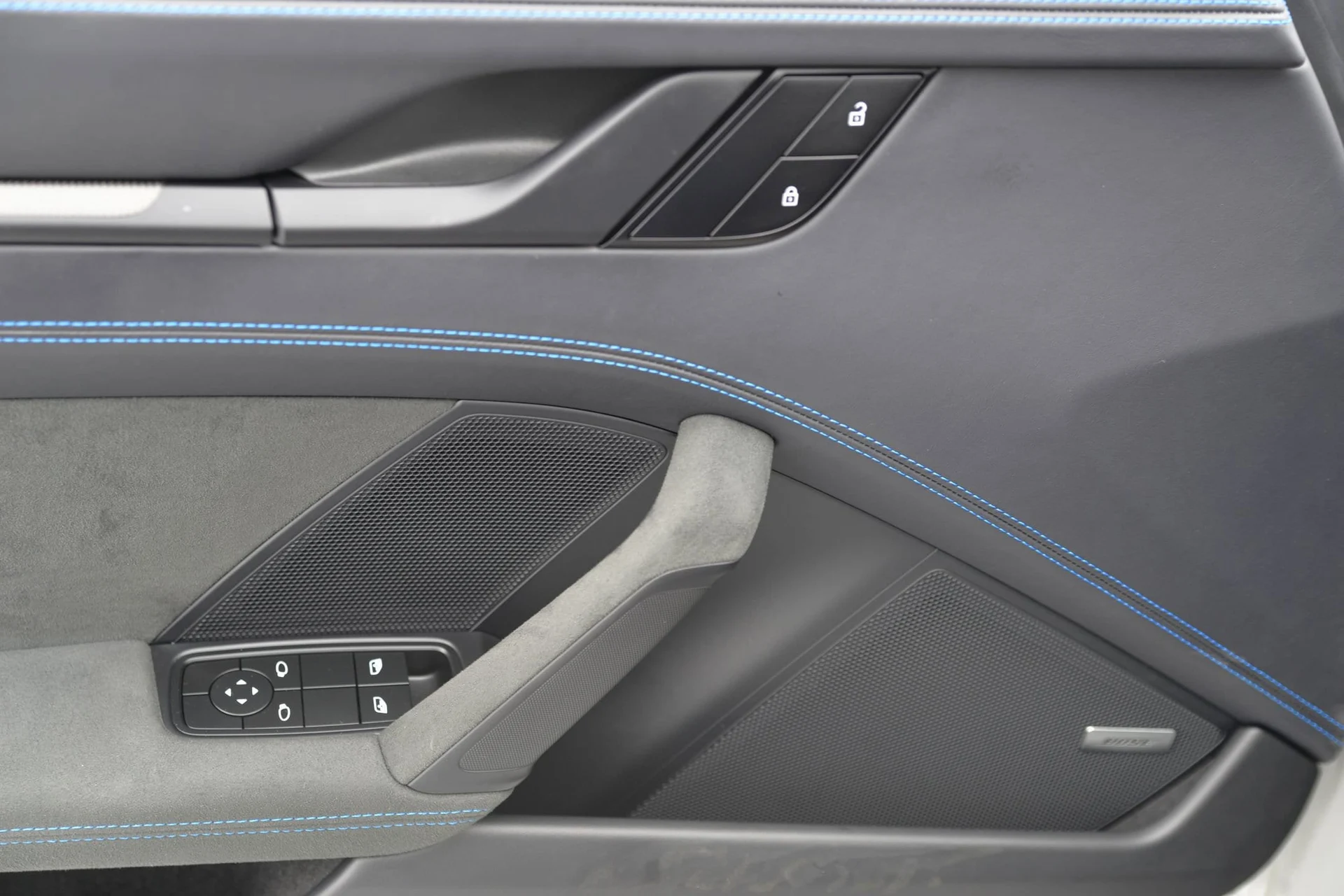 mph022_4203467818_bd42f34c367c5b062bd82afad8620121x_89bc9e0a53