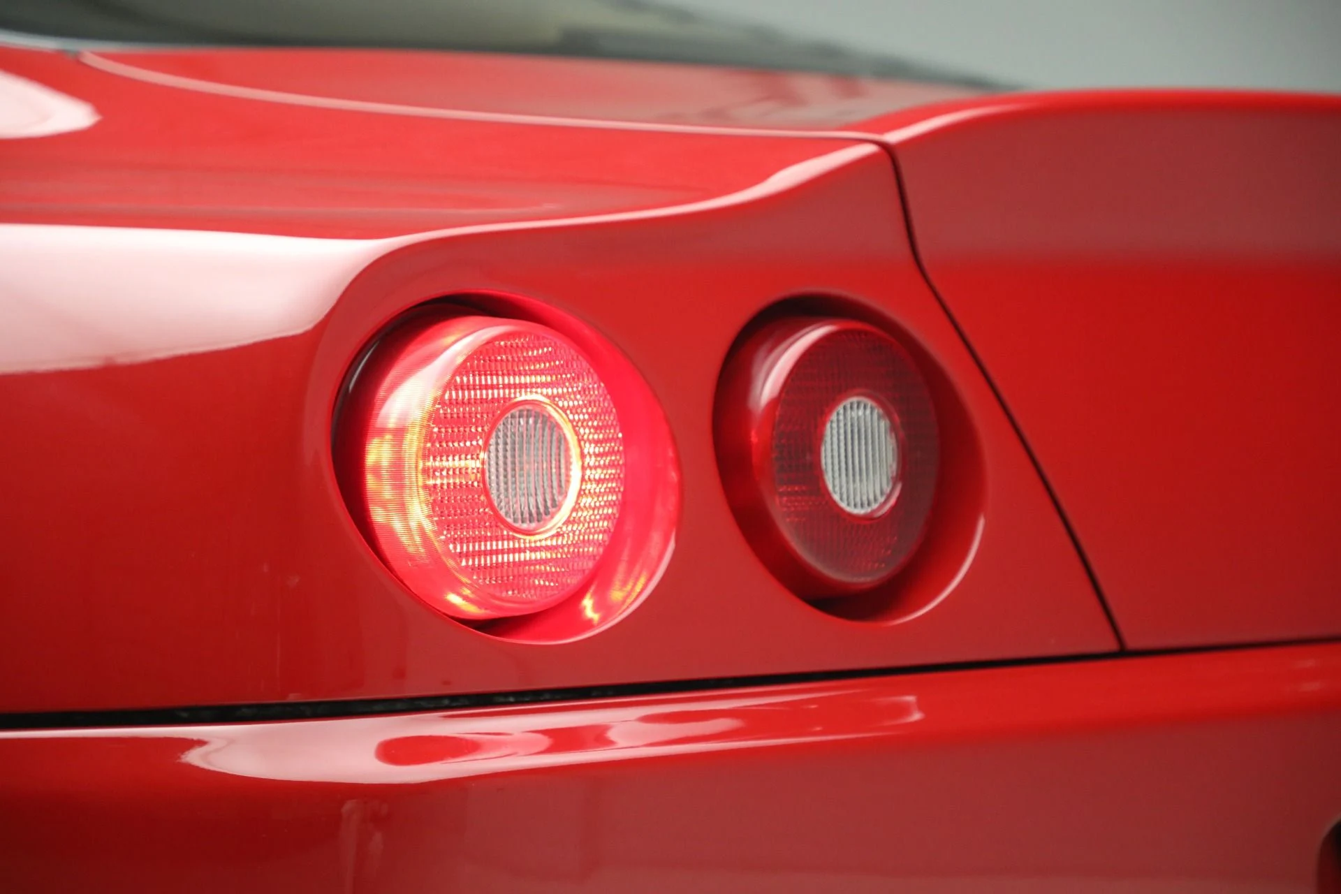 mph022_4204451334_Used_2000_Ferrari_550_Maranello_1789139800_58fdeeb81c