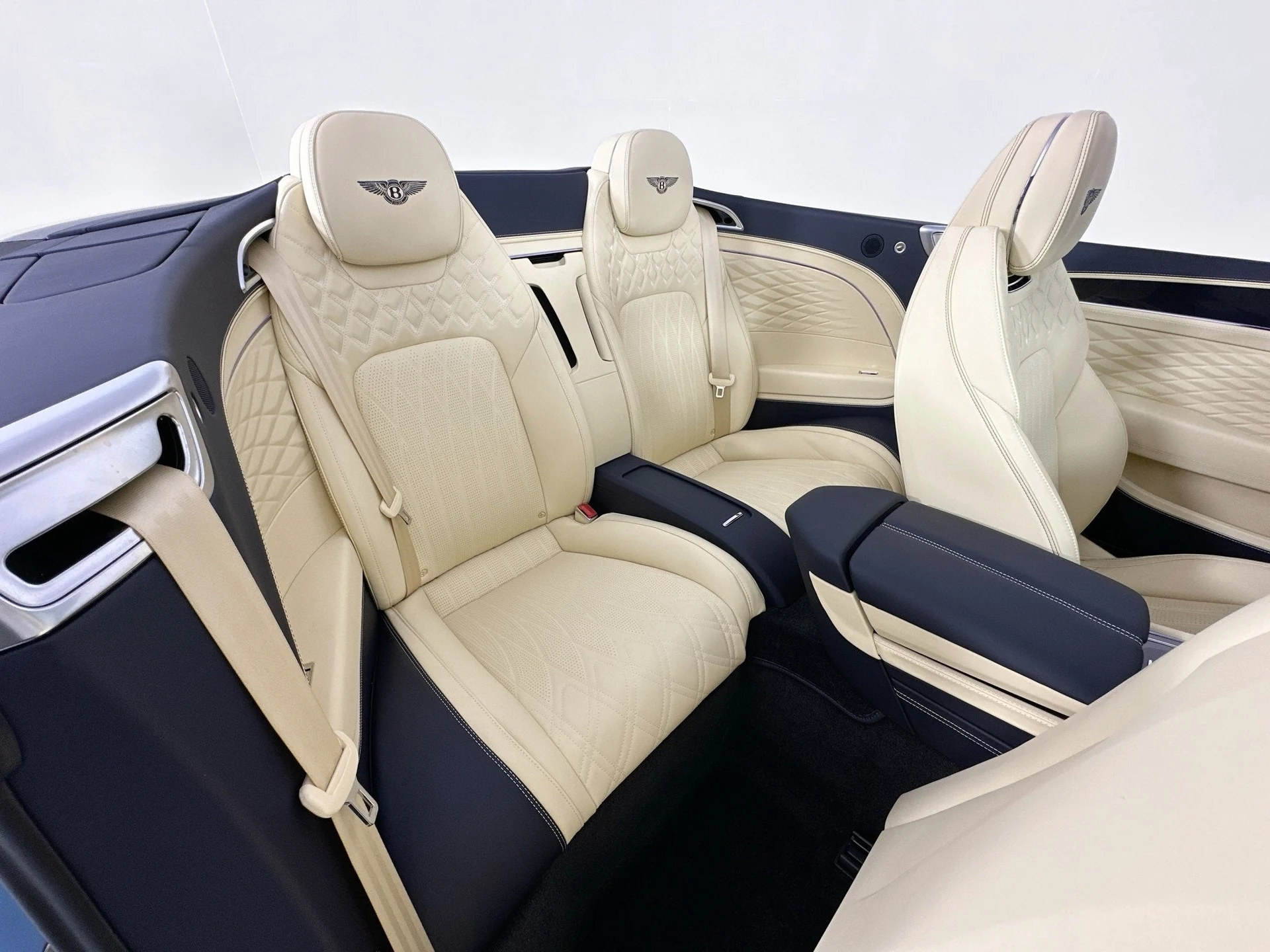 mph022_420478422_23_fc36cfdcce