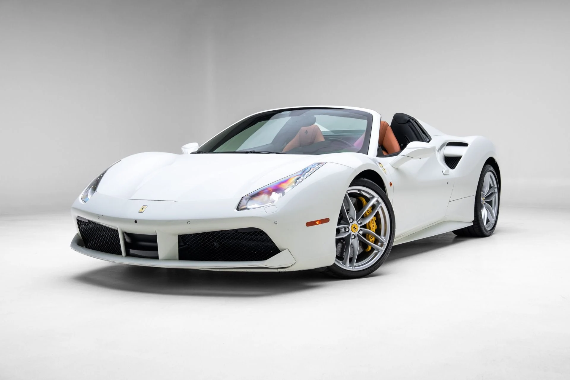 mph022_4206101558_Used_2018_Ferrari_488_Spider_1774383951_05c88c0c75