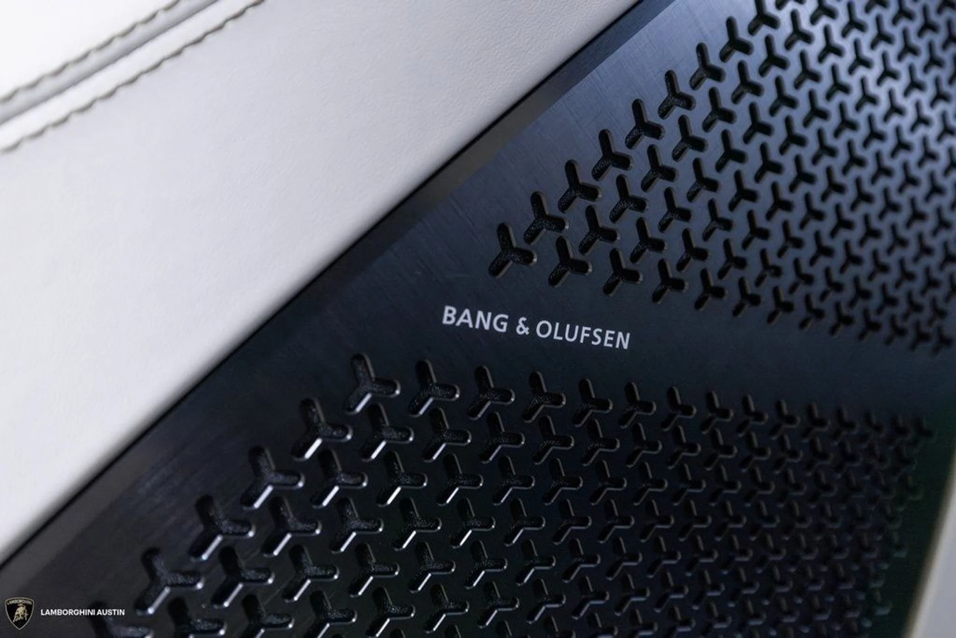 mph022_4207362312_3ea33c4de7927af8c102d63116b3701ax_ee1f02a621