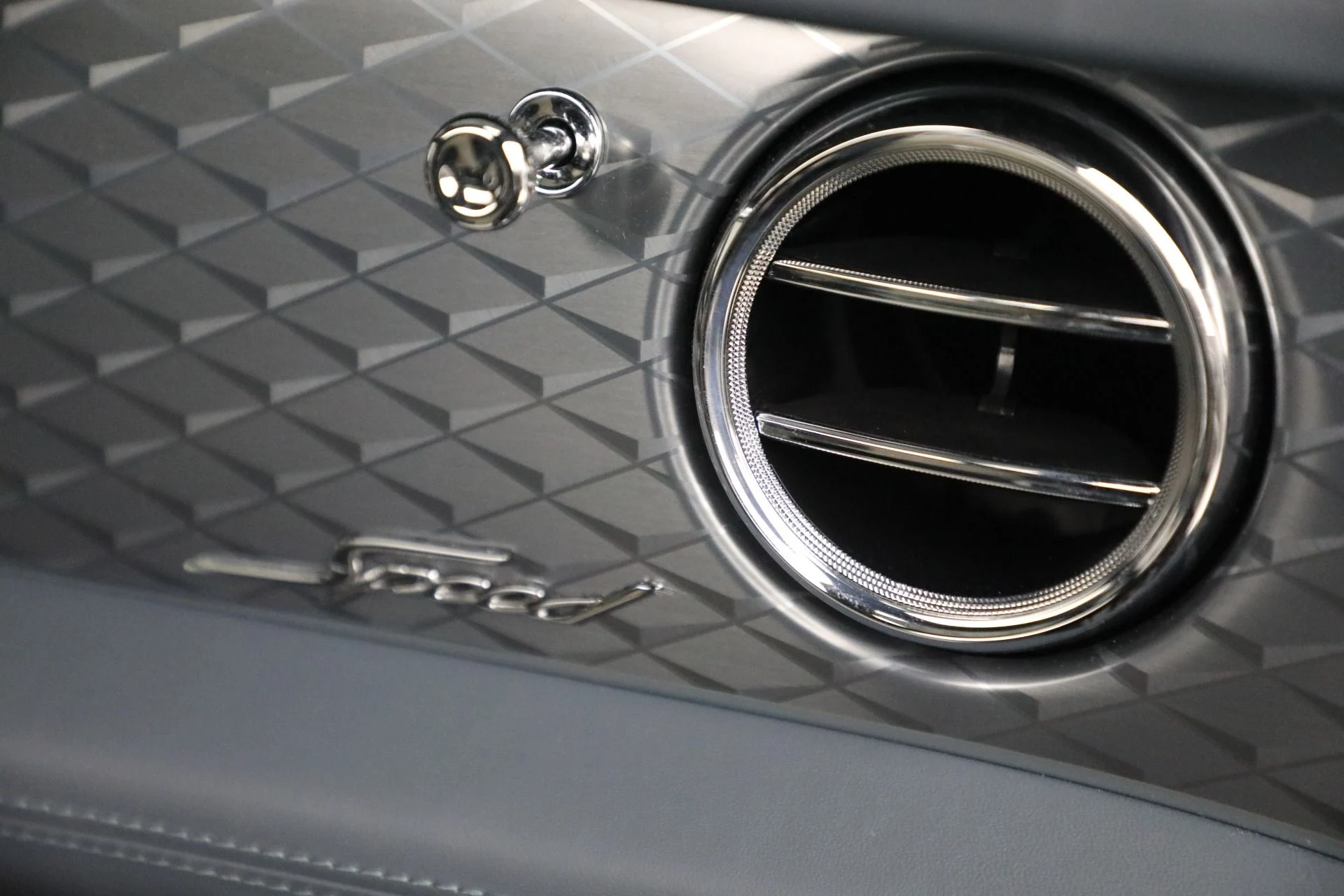 mph022_4227322487_Used_2021_Bentley_Bentayga_Speed_1699298387_2779bf01cb