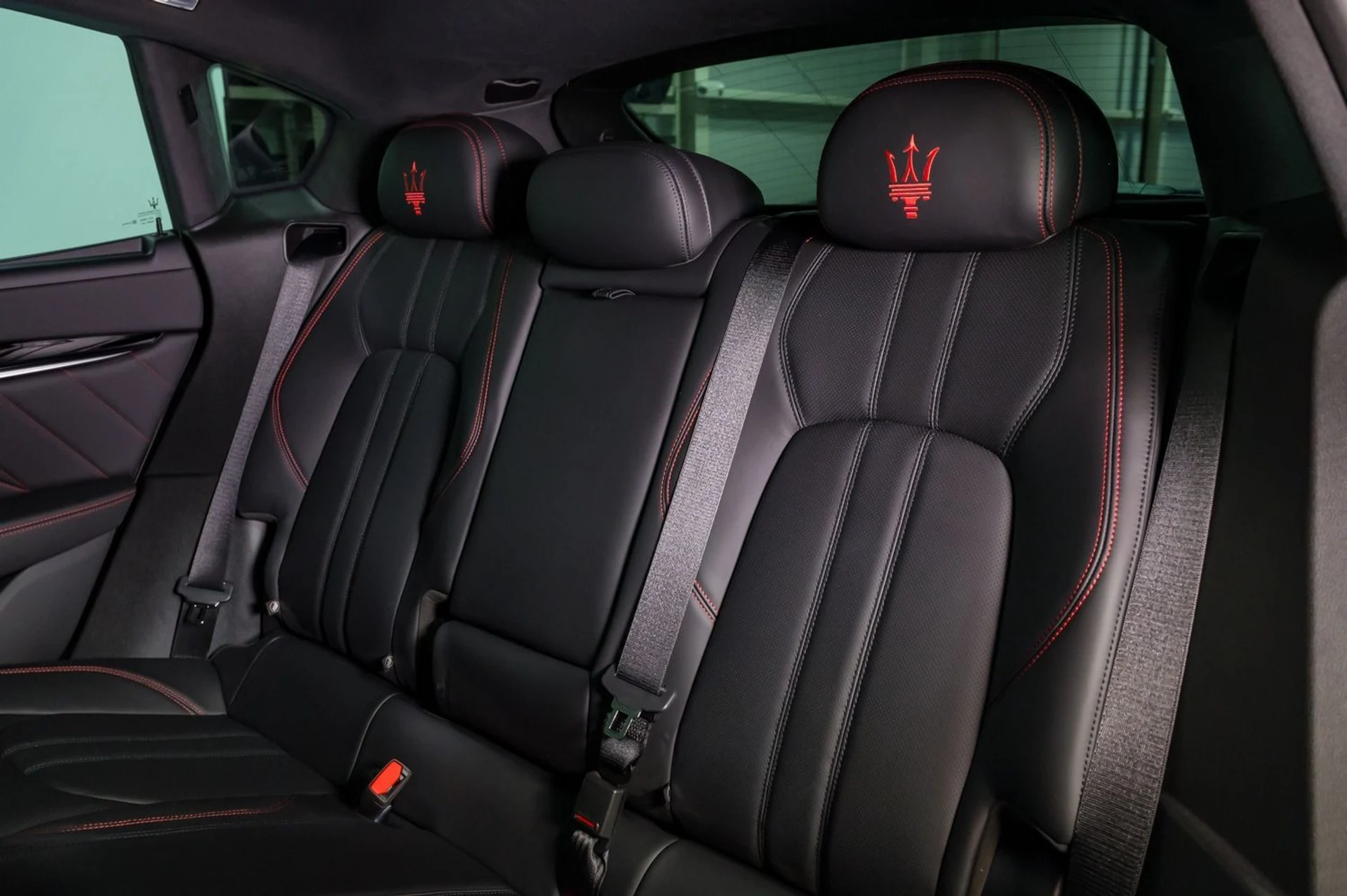 mph022_4227657039_12d9984d418376050698791f3bf41ce8x_70f44383bc