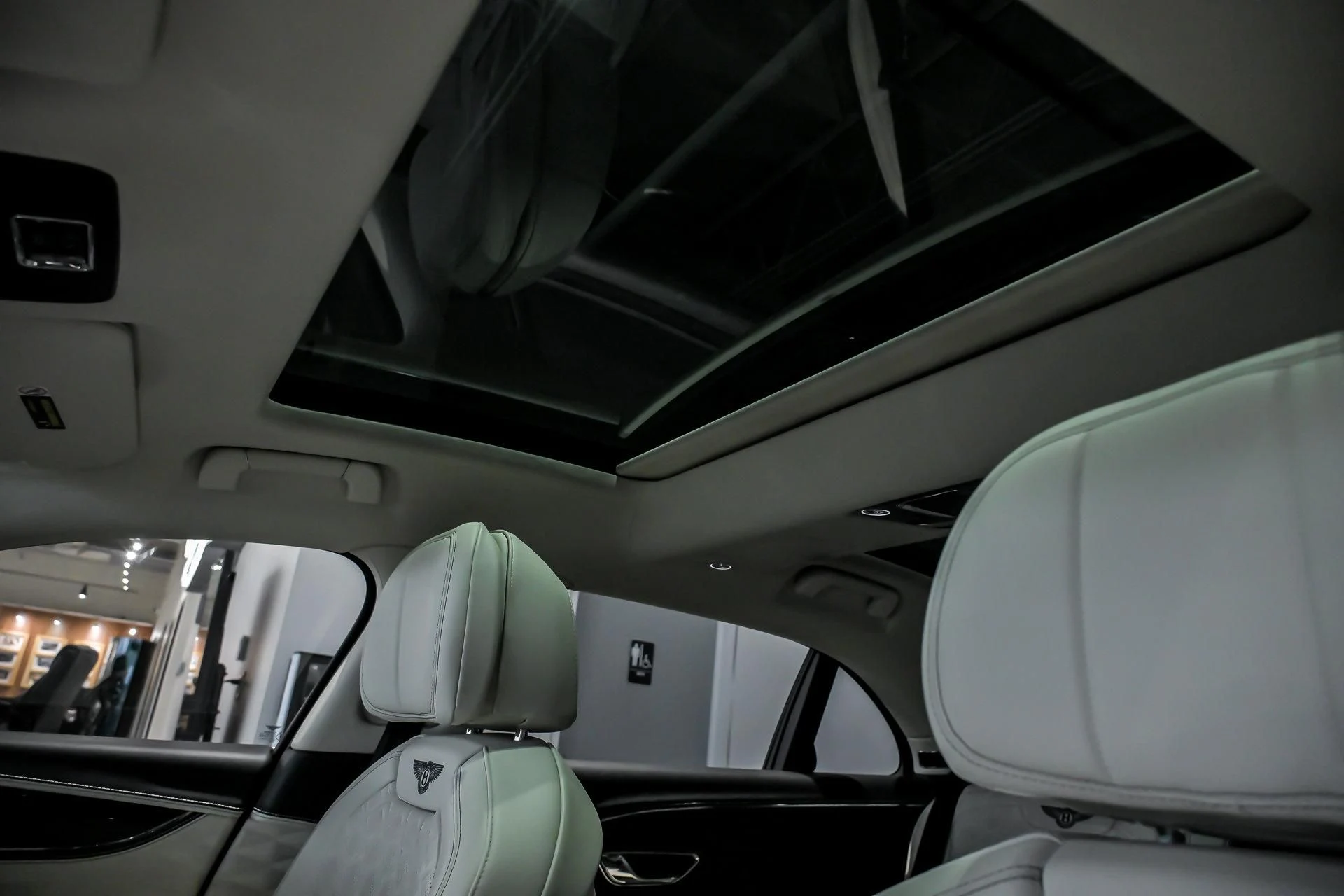 mph022_4237067803_Used_2021_Bentley_Flying_Spur_V8_1765794821_677fe415f0