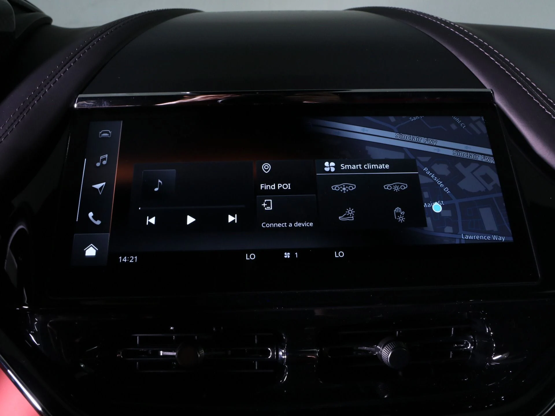 mph022_4237514399_New_2025_Aston_Martin_DBX_707_1758482627_a2c1f927d2