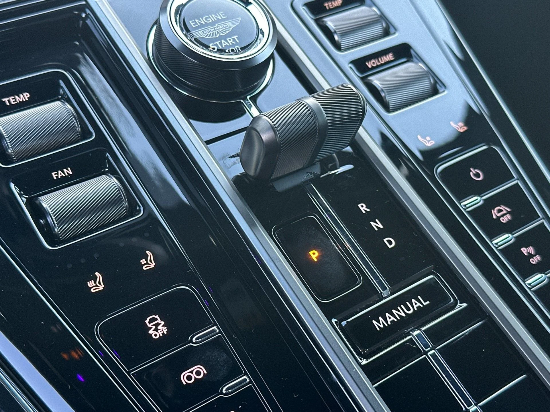 mph022_4237894246_New_2026_Aston_Martin_Vantage_Coupe_1764169820_ccb629f133