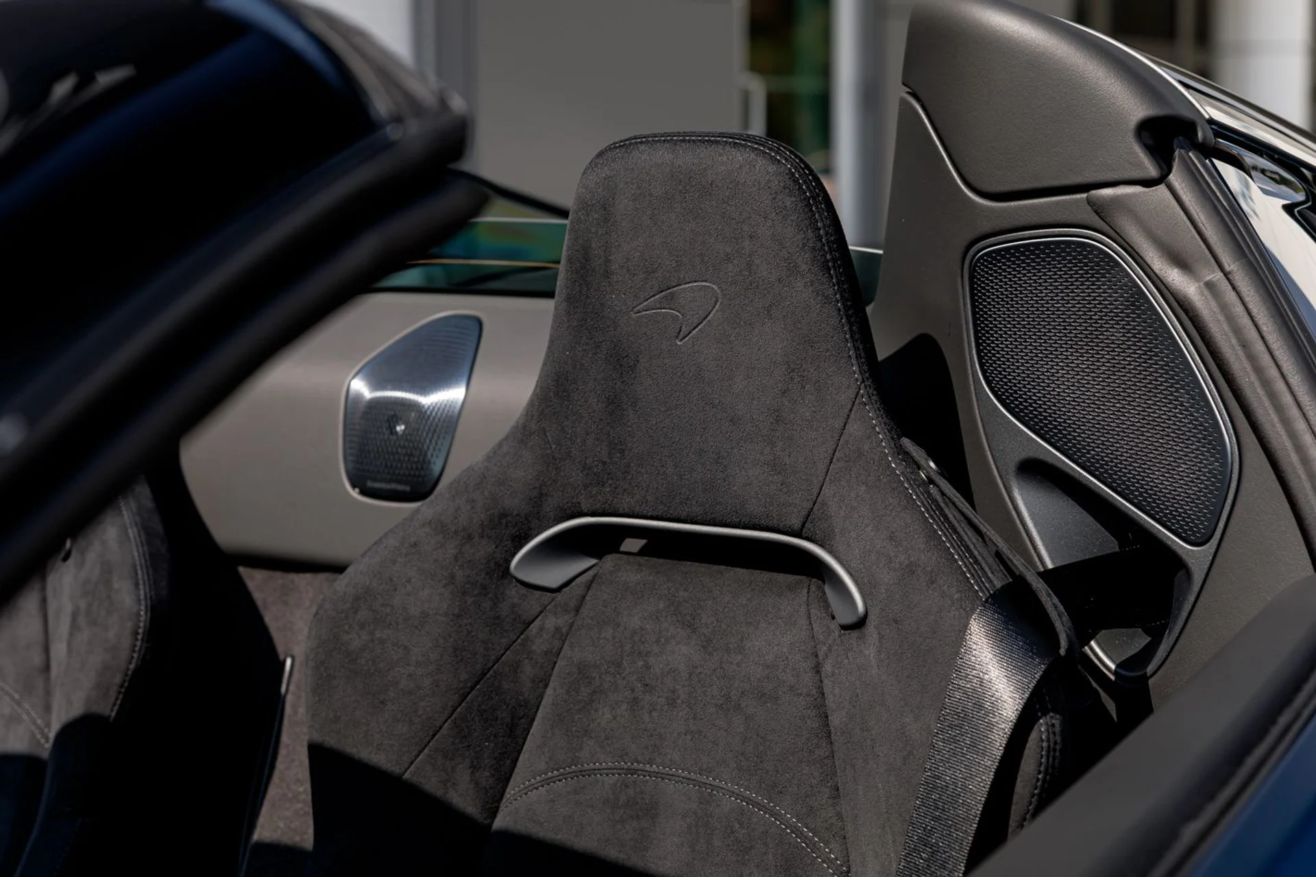 mph022_4238960605_587_p23_l_89470ebef7