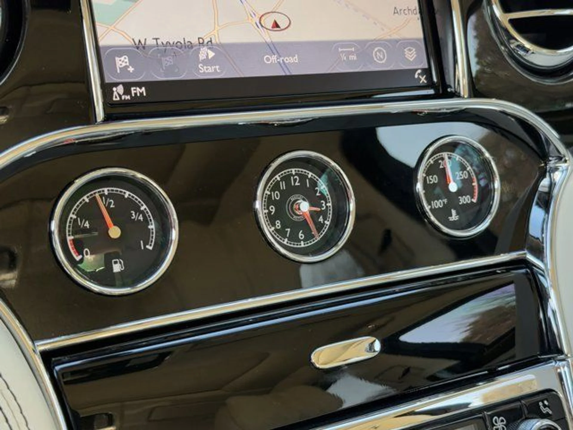 mph022_4240122136_e7ec3e3379cb4ac7b39d37ebbf7e01ea_94cd82749b