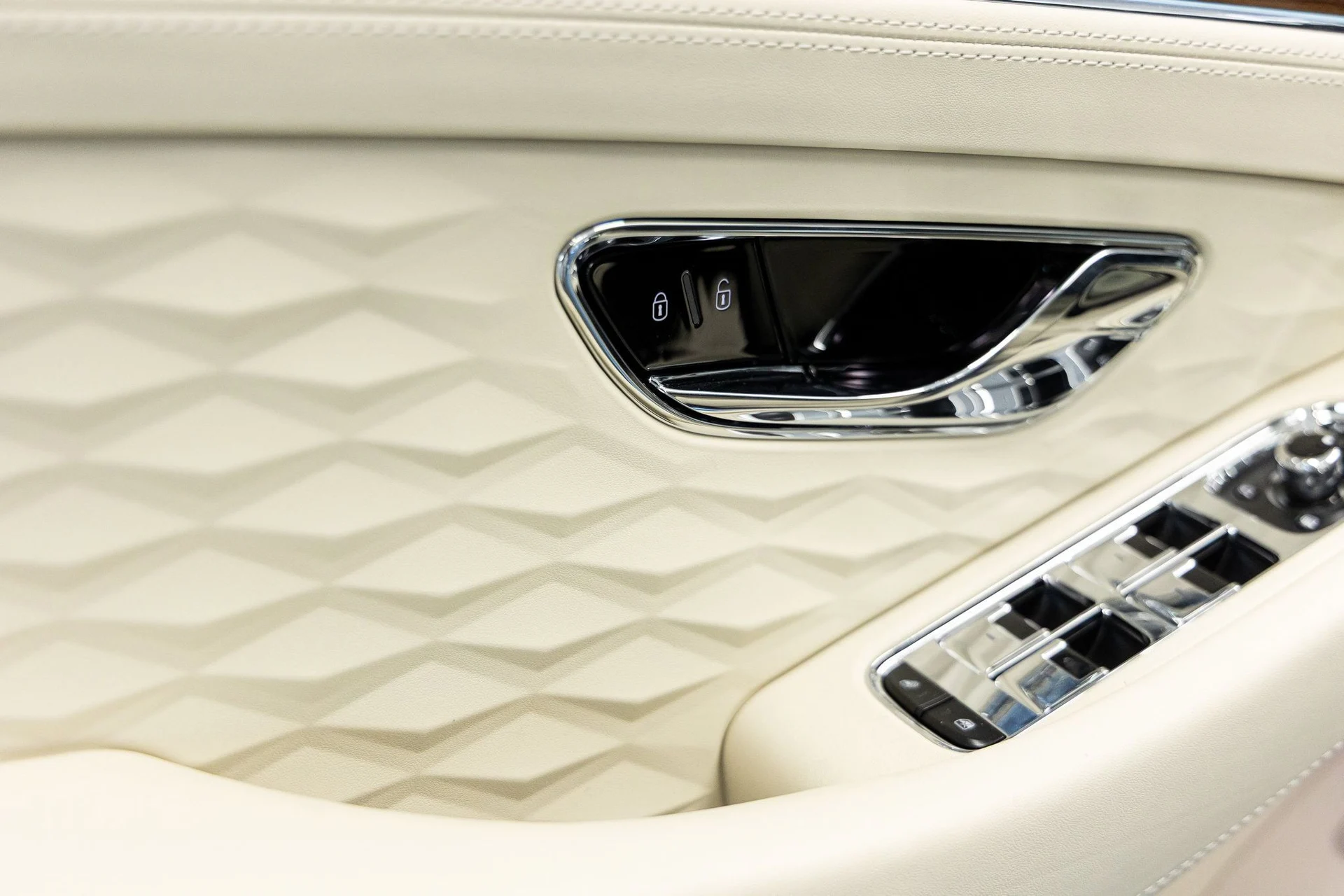 mph022_4243748920_975146caf450c3ab6c38a072bbbd0915x_9052d38c04