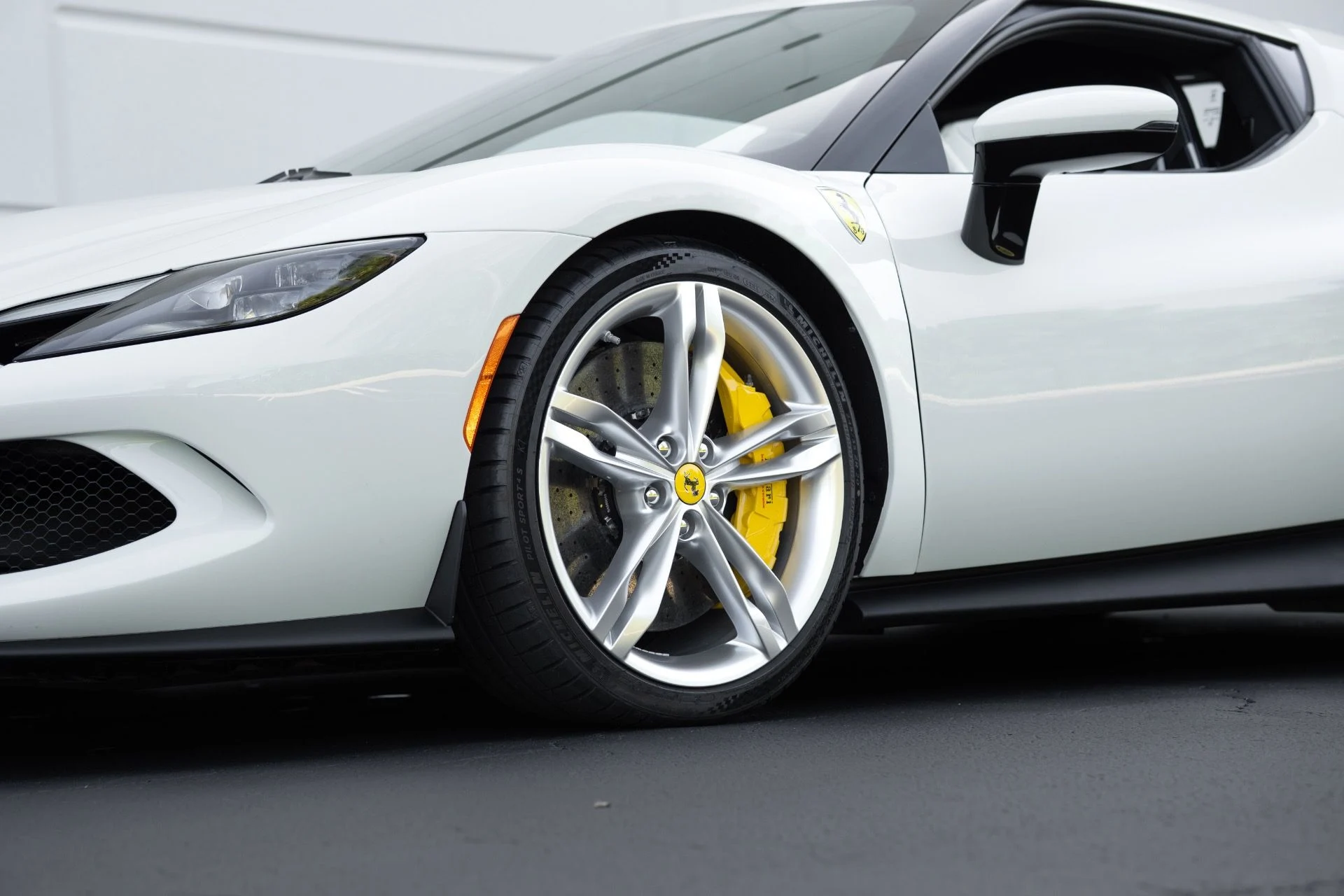 mph022_4245372760_Used_2025_Ferrari_296_GTB_1761682901_9b405ab121