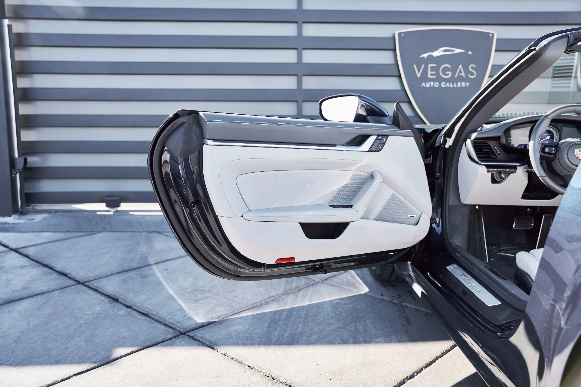 mph022_4252226614_Used_2022_Porsche_911_Turbo_S_1770670618_f4e3062415