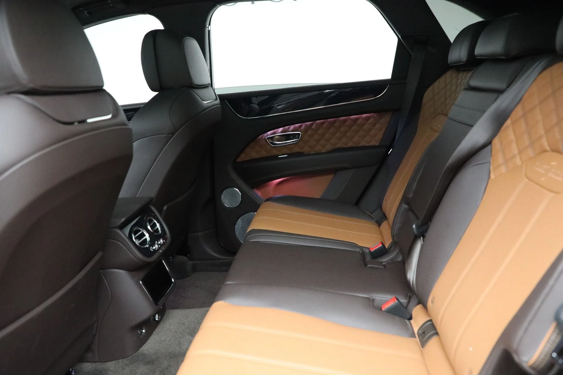 mph022_4259131780_Used_2021_Bentley_Bentayga_First_Edition_V8_1760803209_3f3b0e07ba