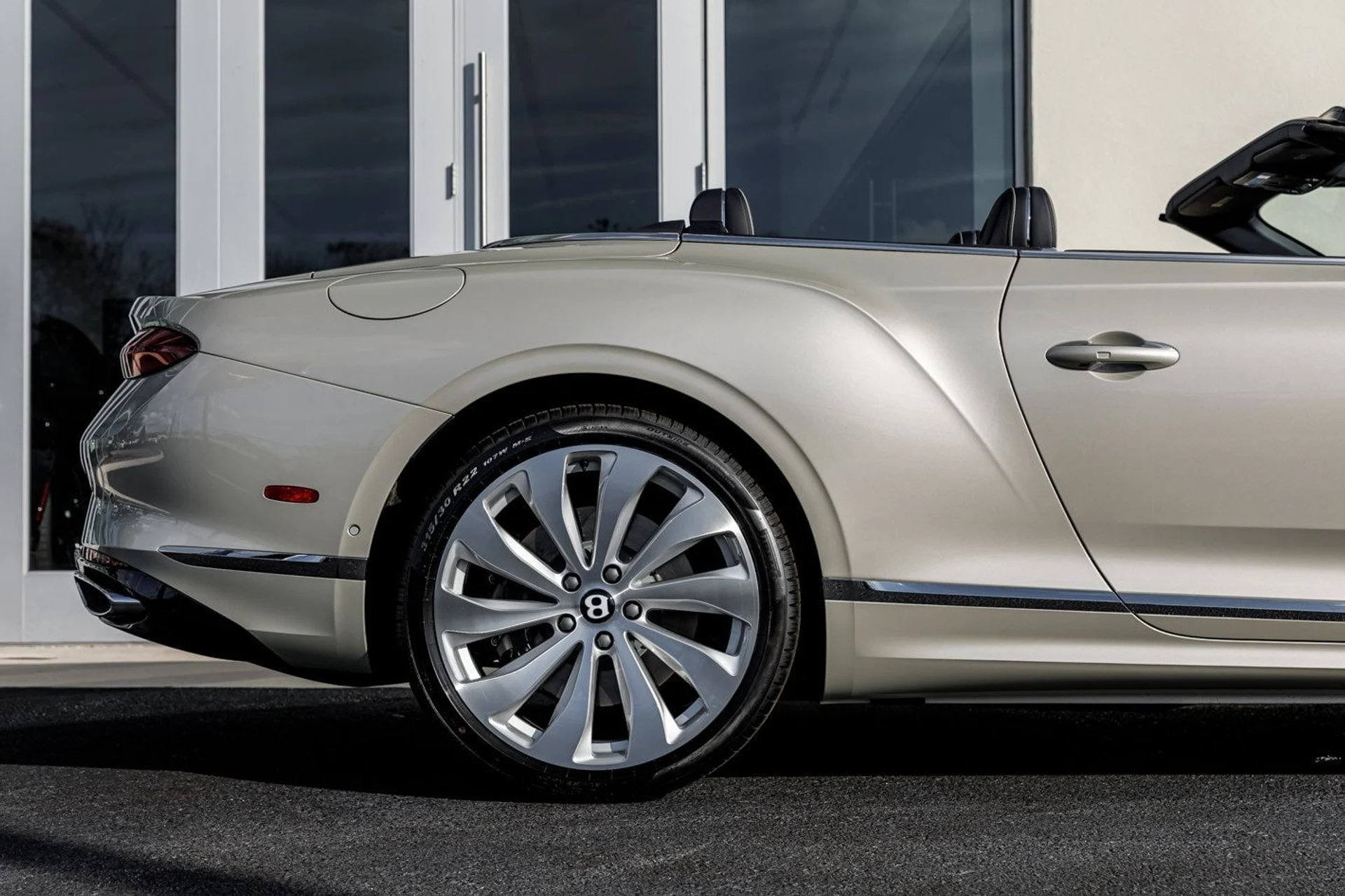 mph022_4263042711_227be6fd205871d9b90cc2a0105930bdx_d7717526d2